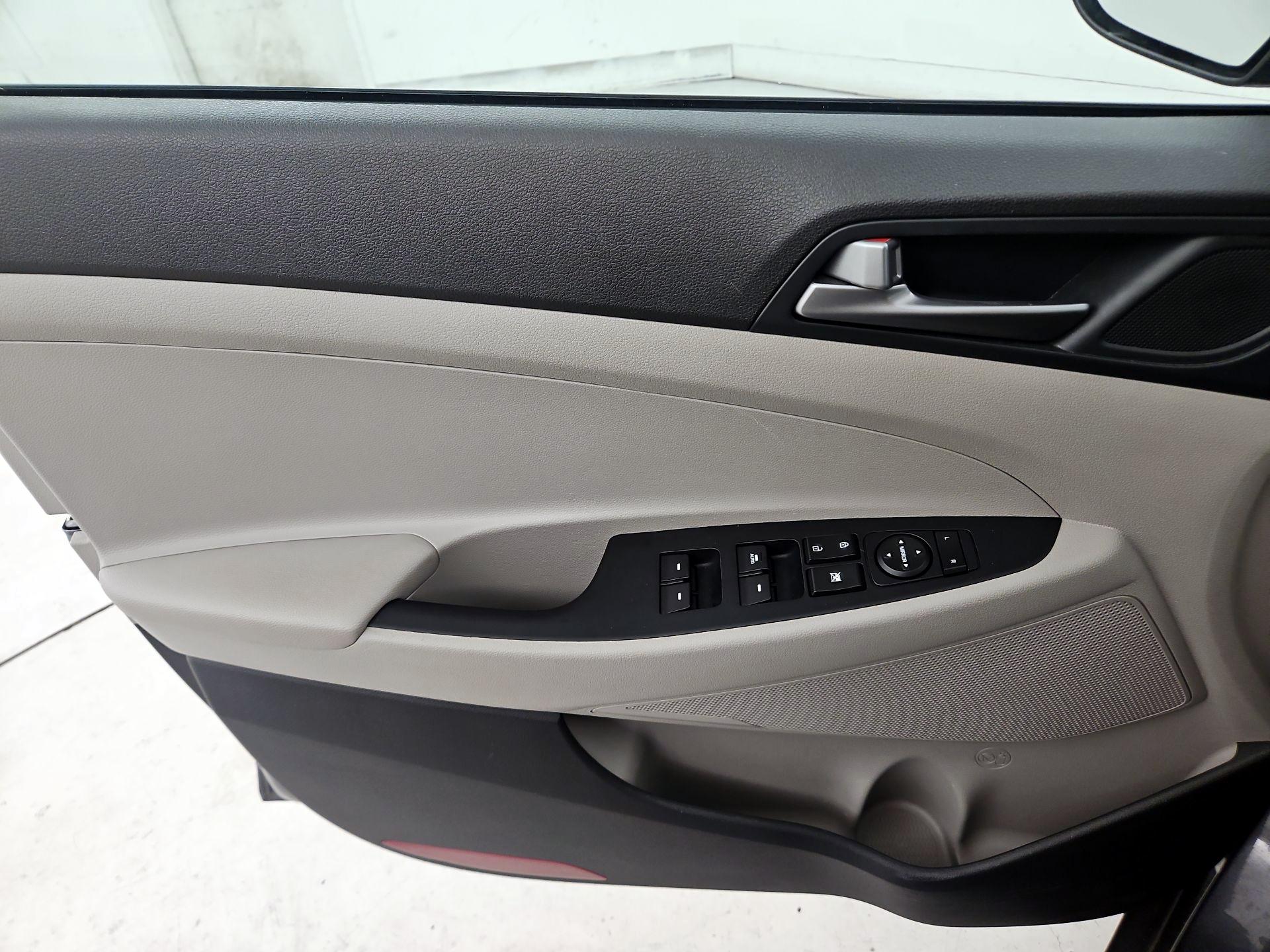 Thumbnail: 2017 Hyundai Tucson - 12