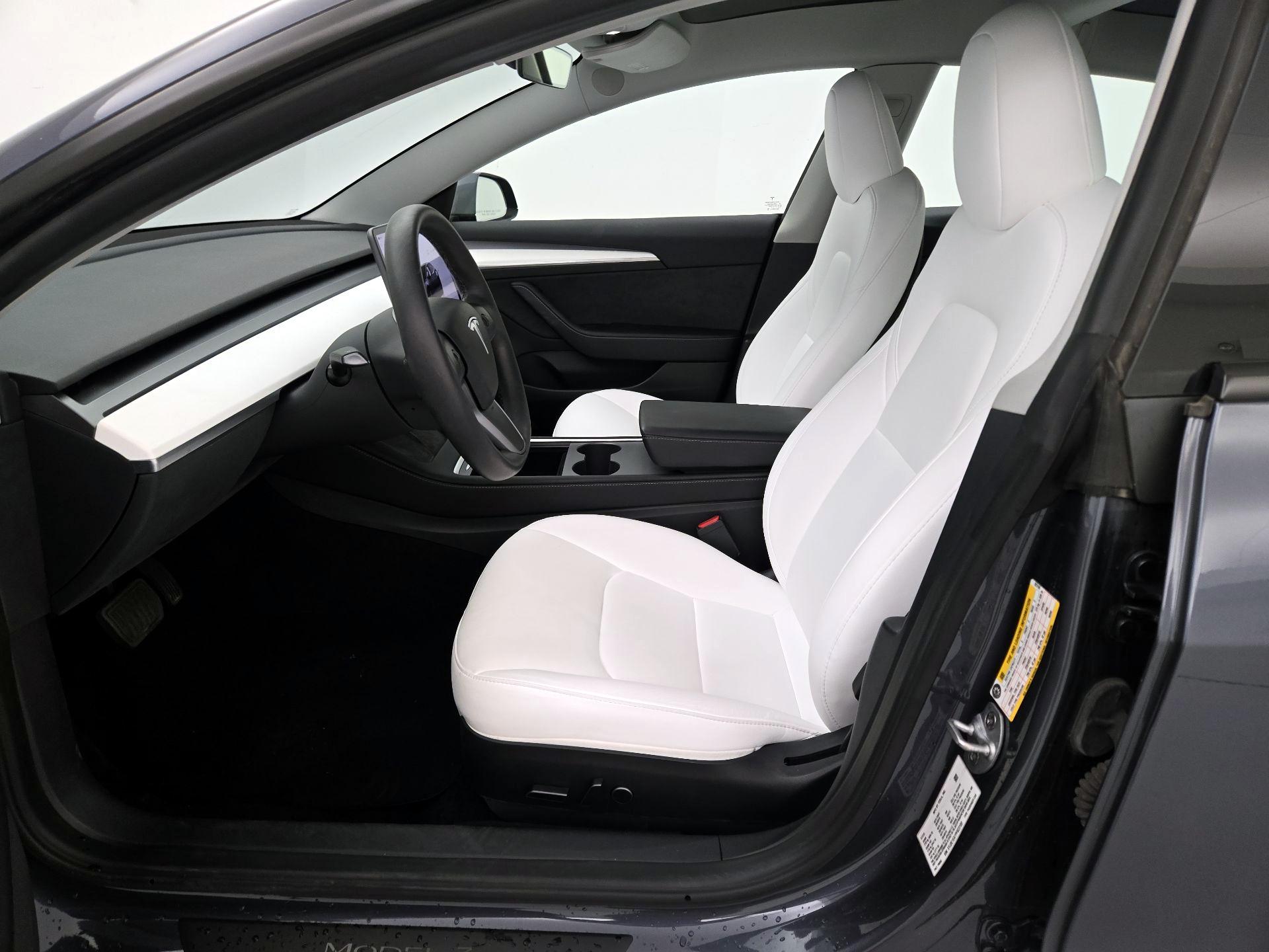 Thumbnail: 2023 Tesla Model 3 - 11