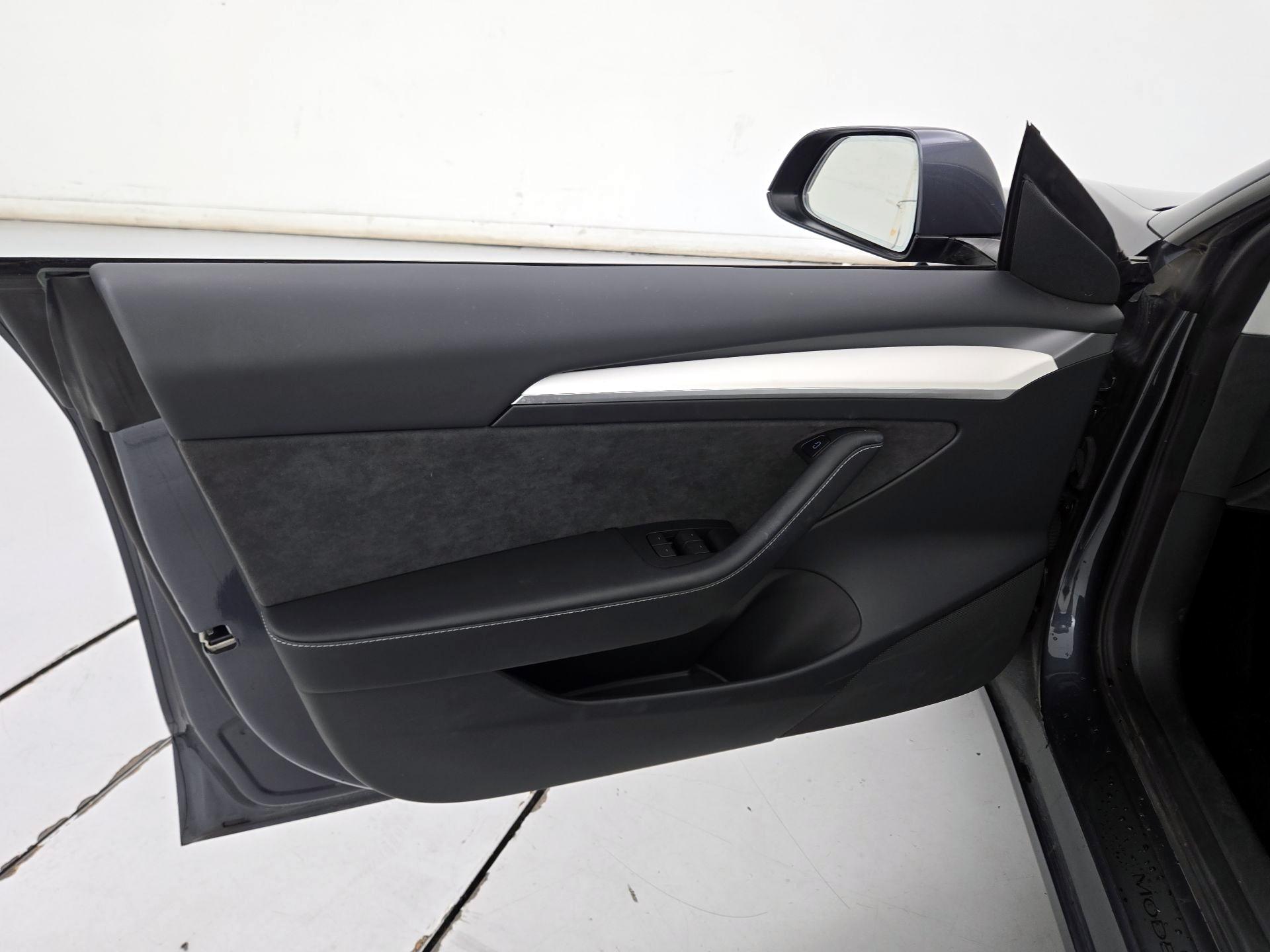 Thumbnail: 2023 Tesla Model 3 - 12