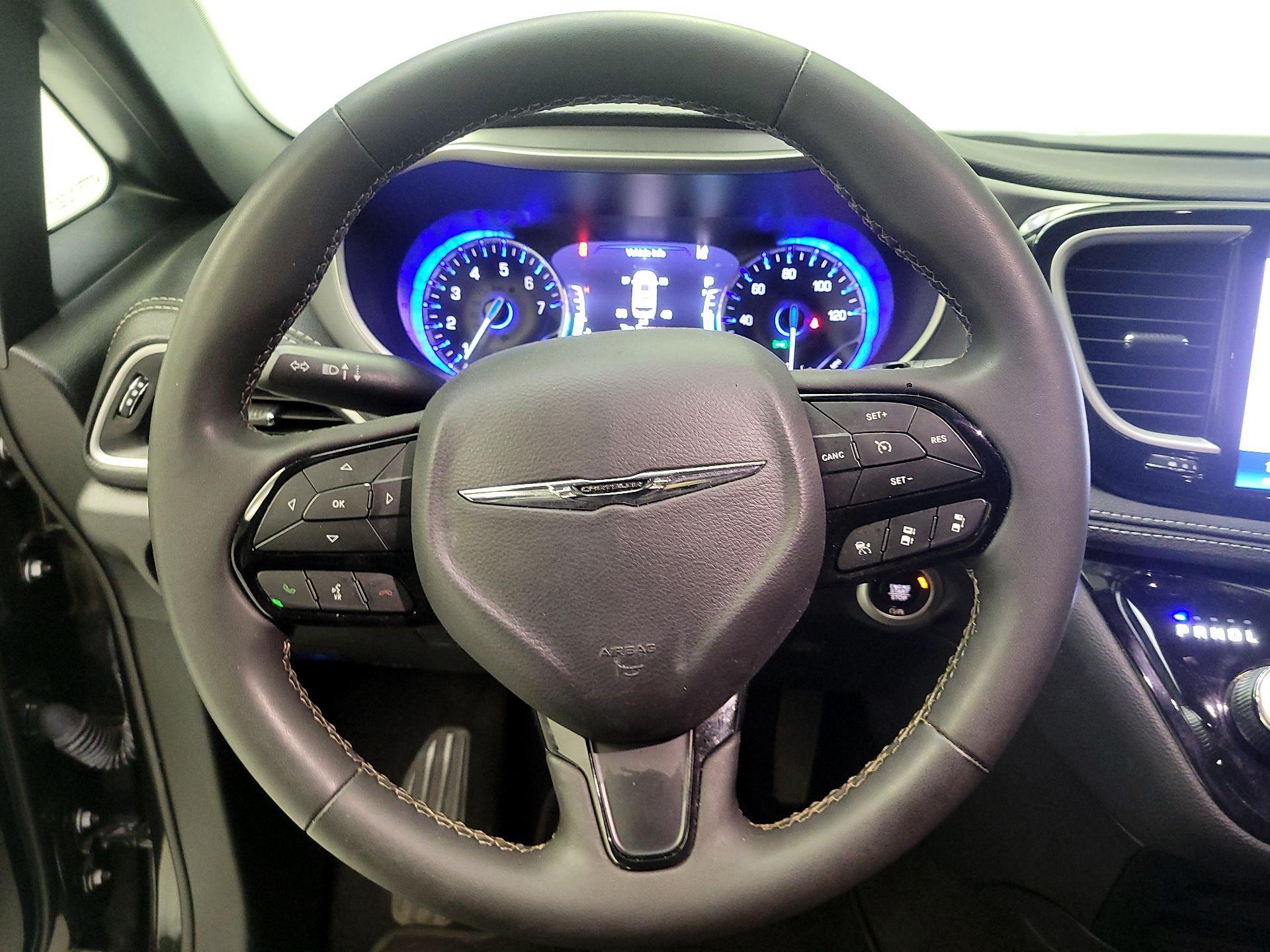 Thumbnail: 2023 Chrysler Pacifica - 10