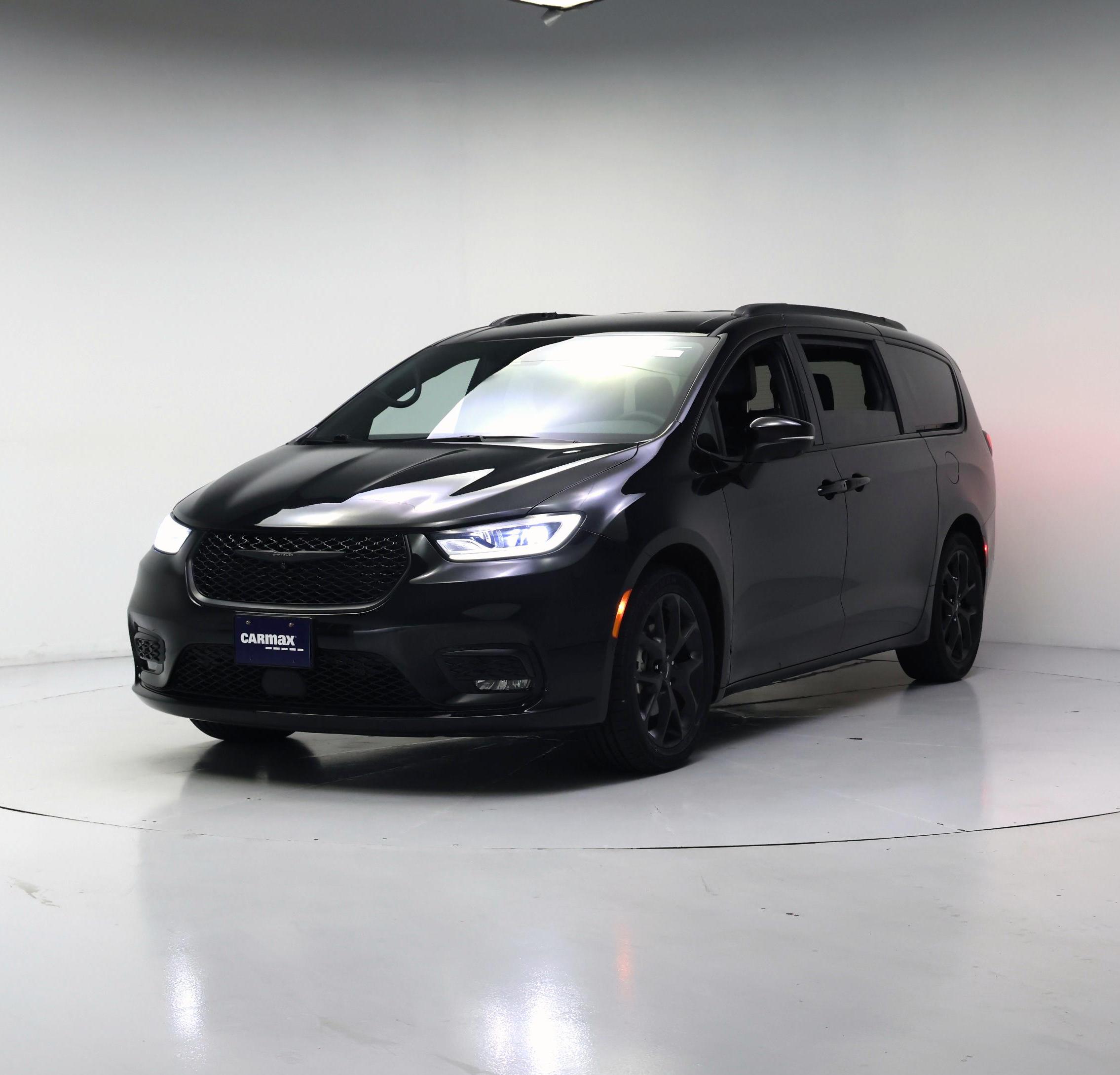 Thumbnail: 2023 Chrysler Pacifica - 4