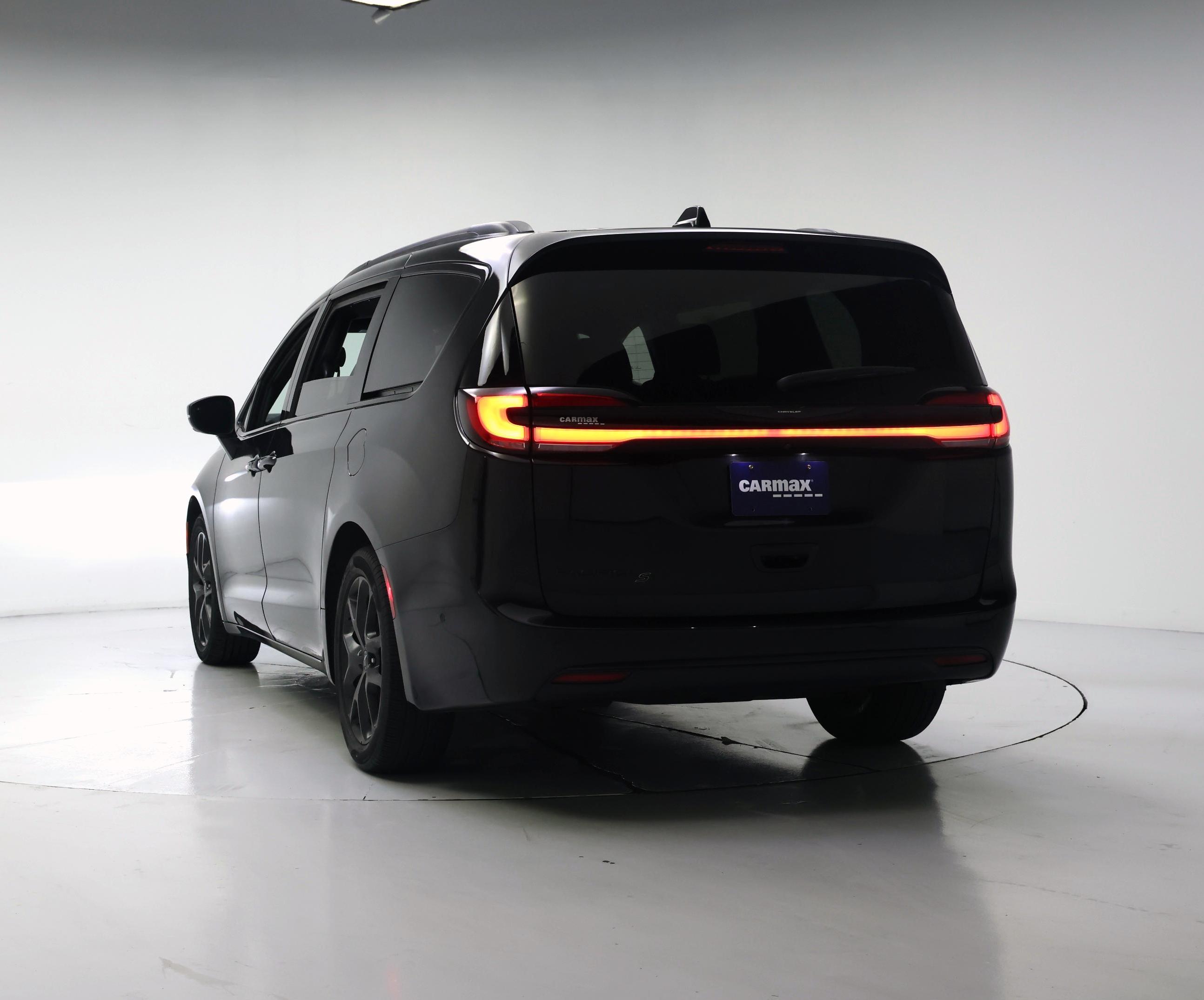 Thumbnail: 2023 Chrysler Pacifica - 6