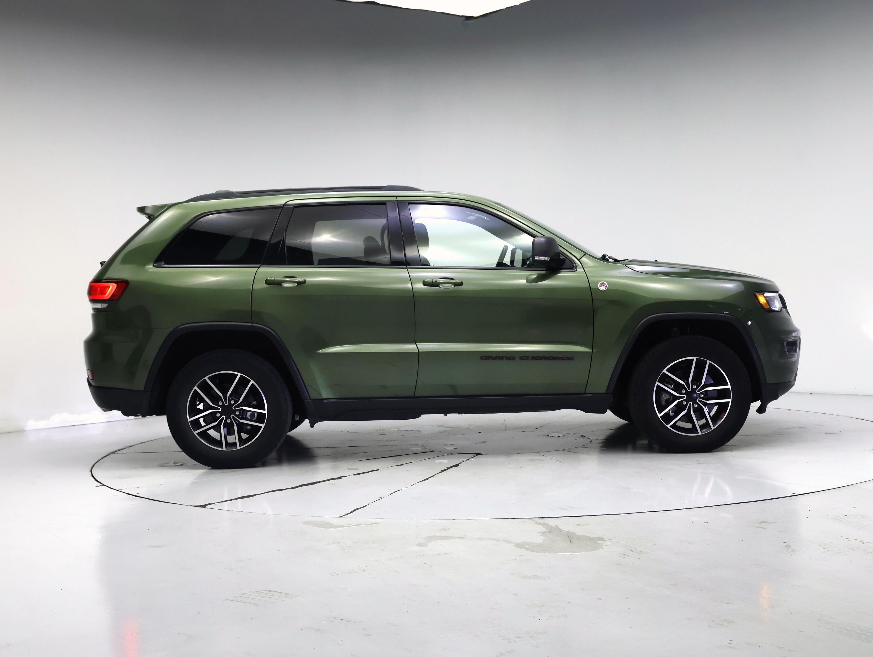 Thumbnail: 2021 Jeep Grand Cherokee - 7