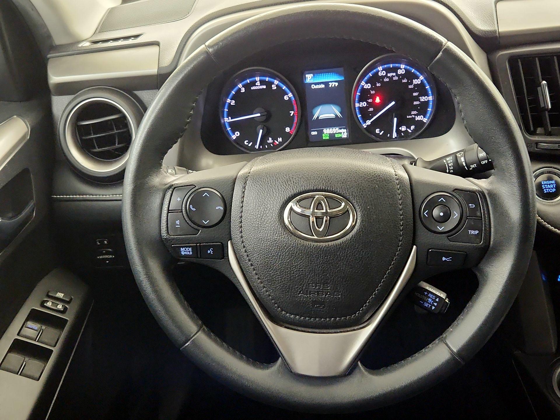 Thumbnail: 2018 Toyota RAV4 - 10