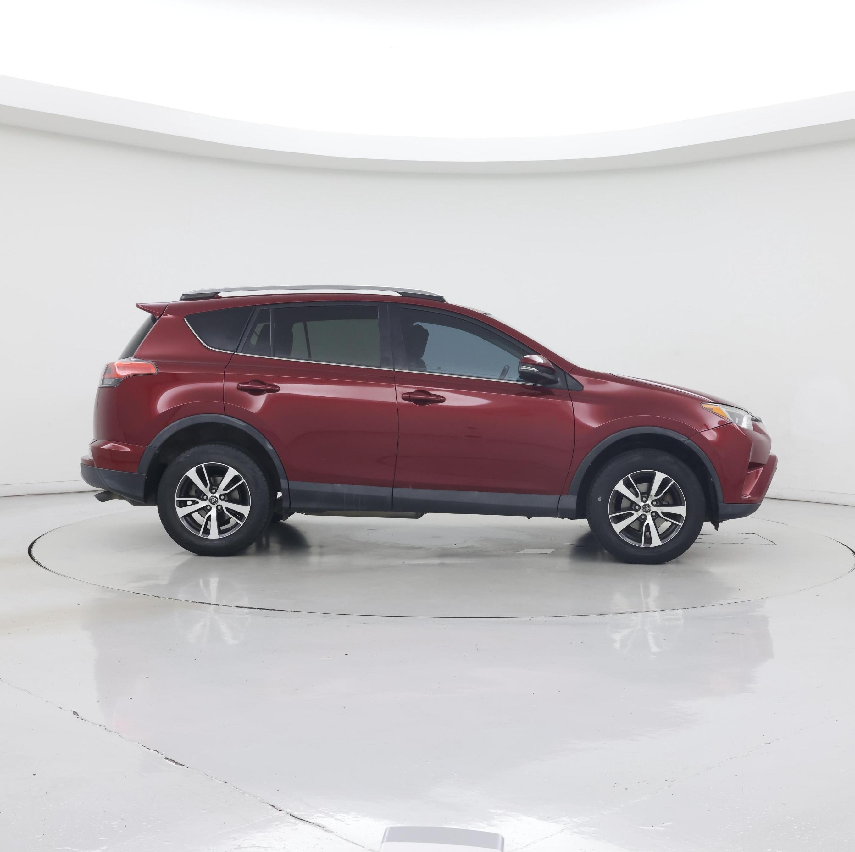 Thumbnail: 2018 Toyota RAV4 - 7