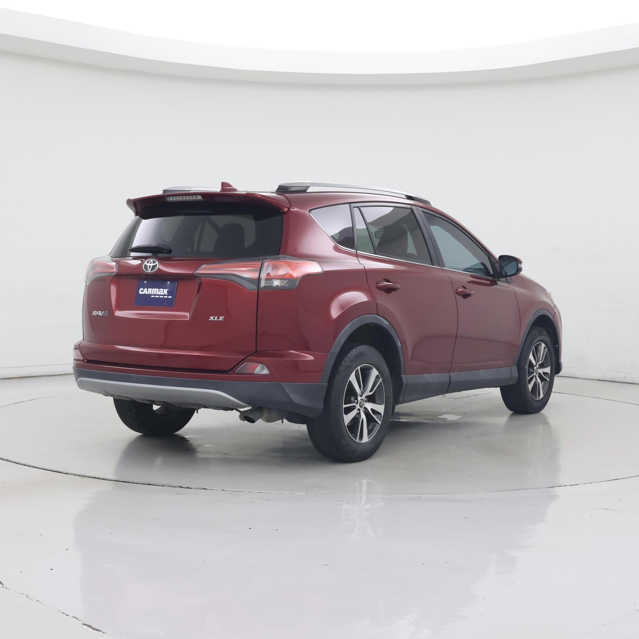 Thumbnail: 2018 Toyota RAV4 - 8