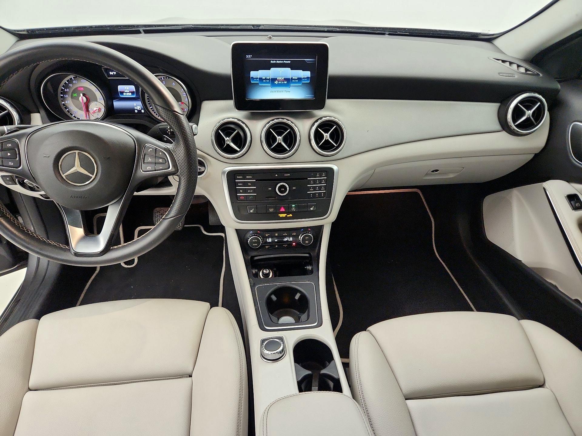 Thumbnail: 2016 Mercedes-Benz GLA - 9