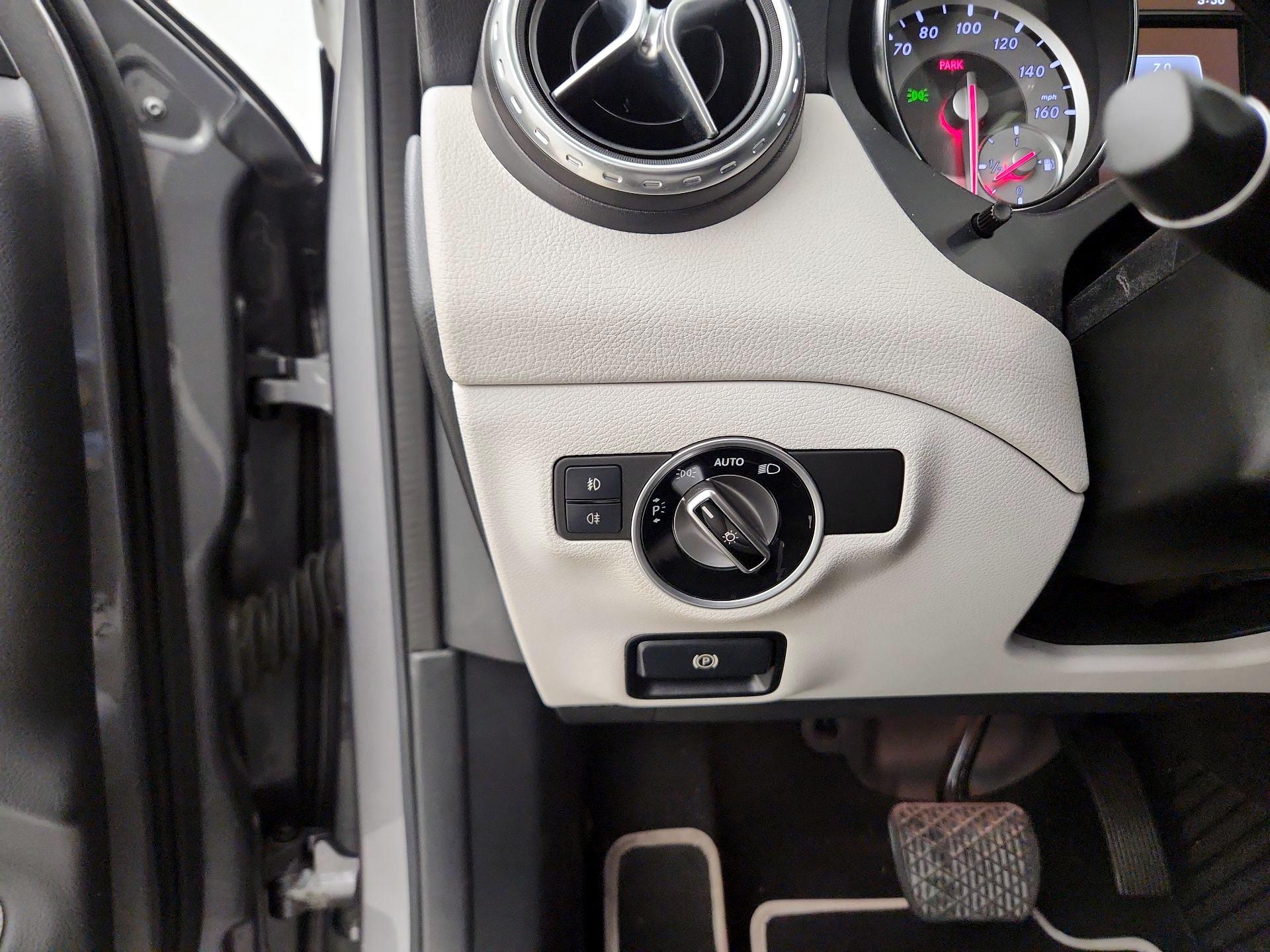 Thumbnail: 2016 Mercedes-Benz GLA - 13
