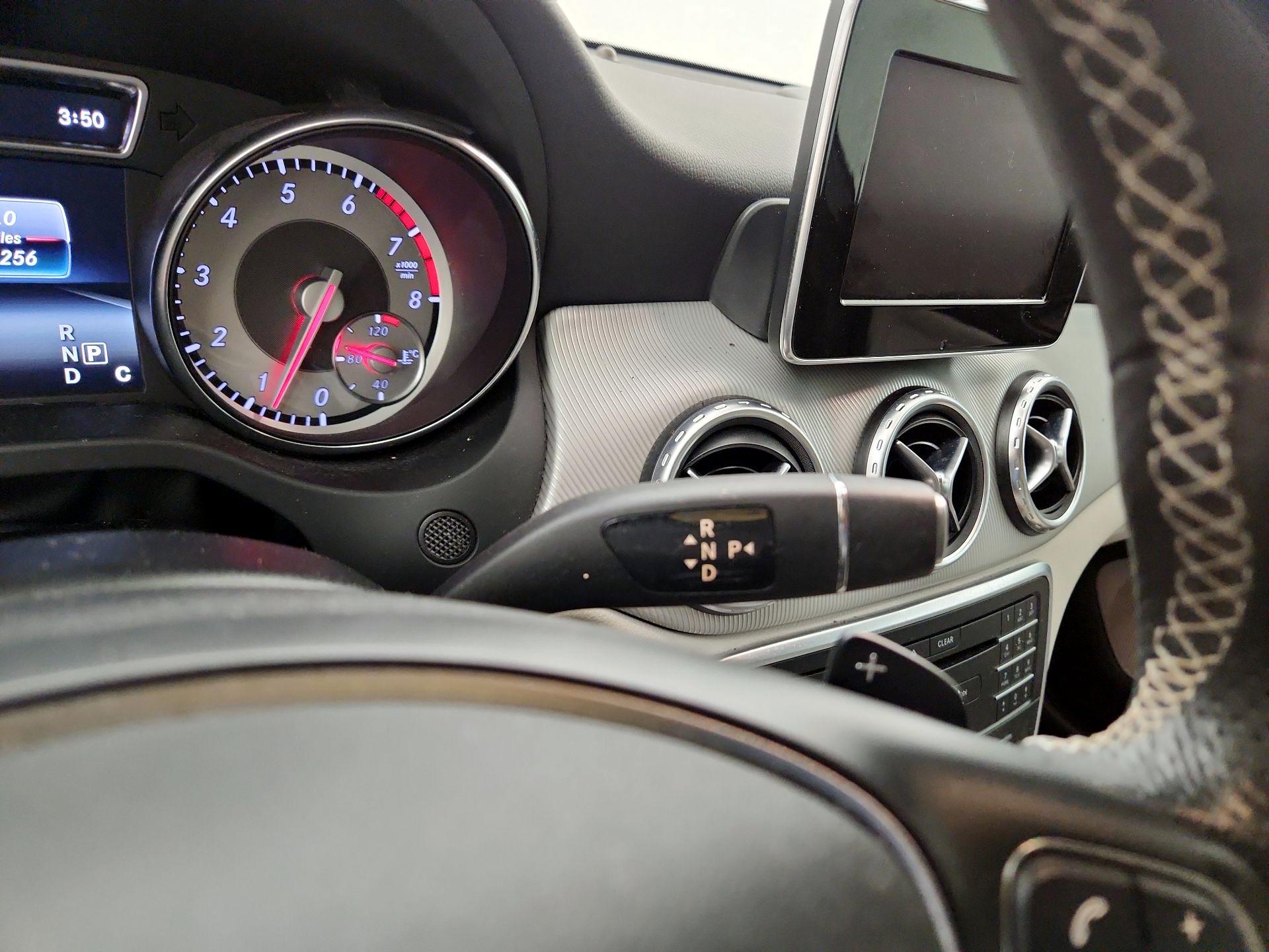 Thumbnail: 2016 Mercedes-Benz GLA - 17