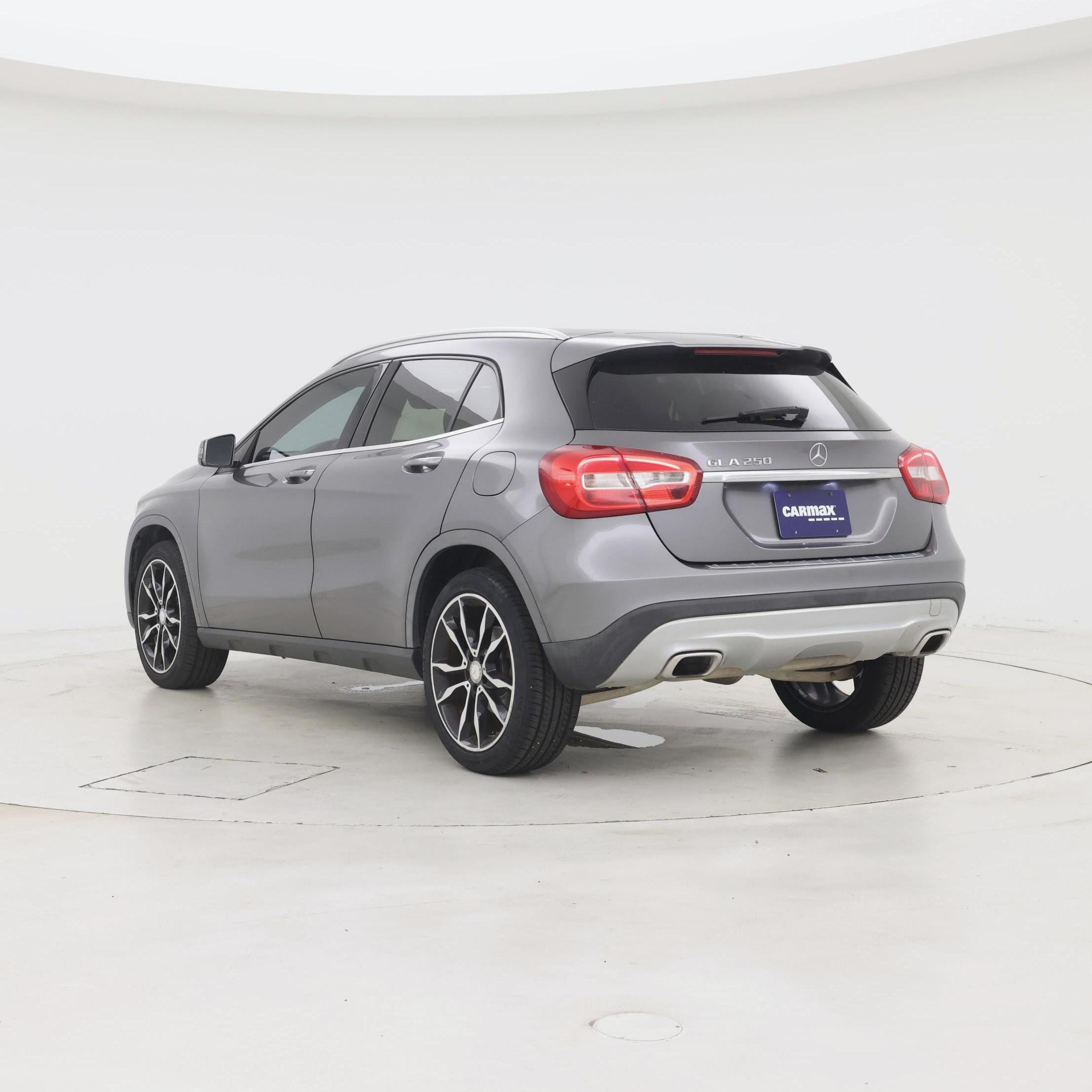 Thumbnail: 2016 Mercedes-Benz GLA - 2