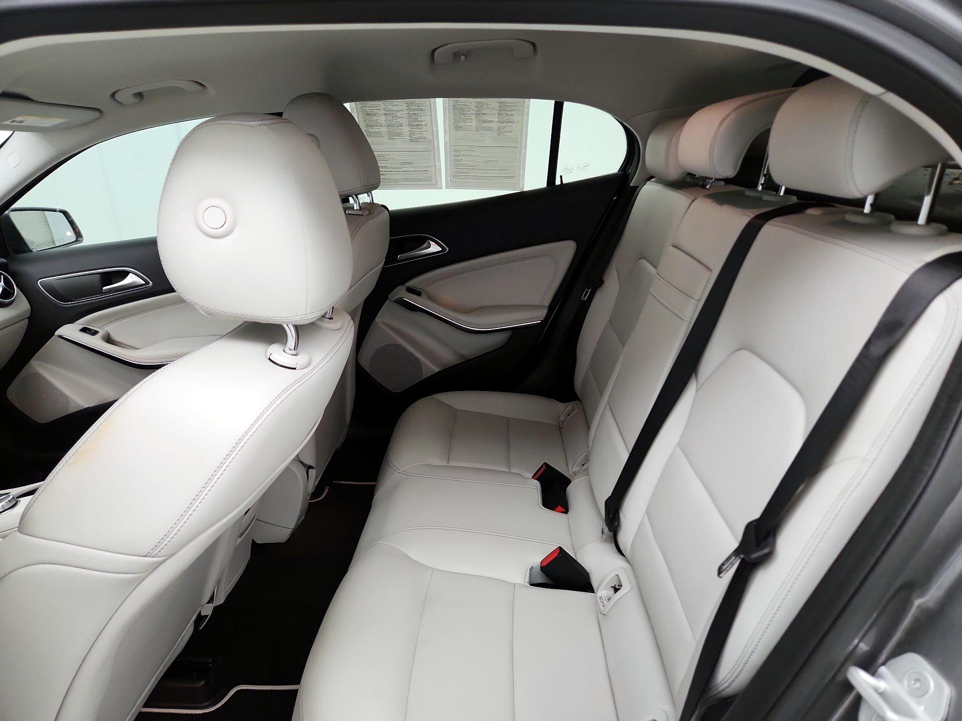 Thumbnail: 2016 Mercedes-Benz GLA - 19