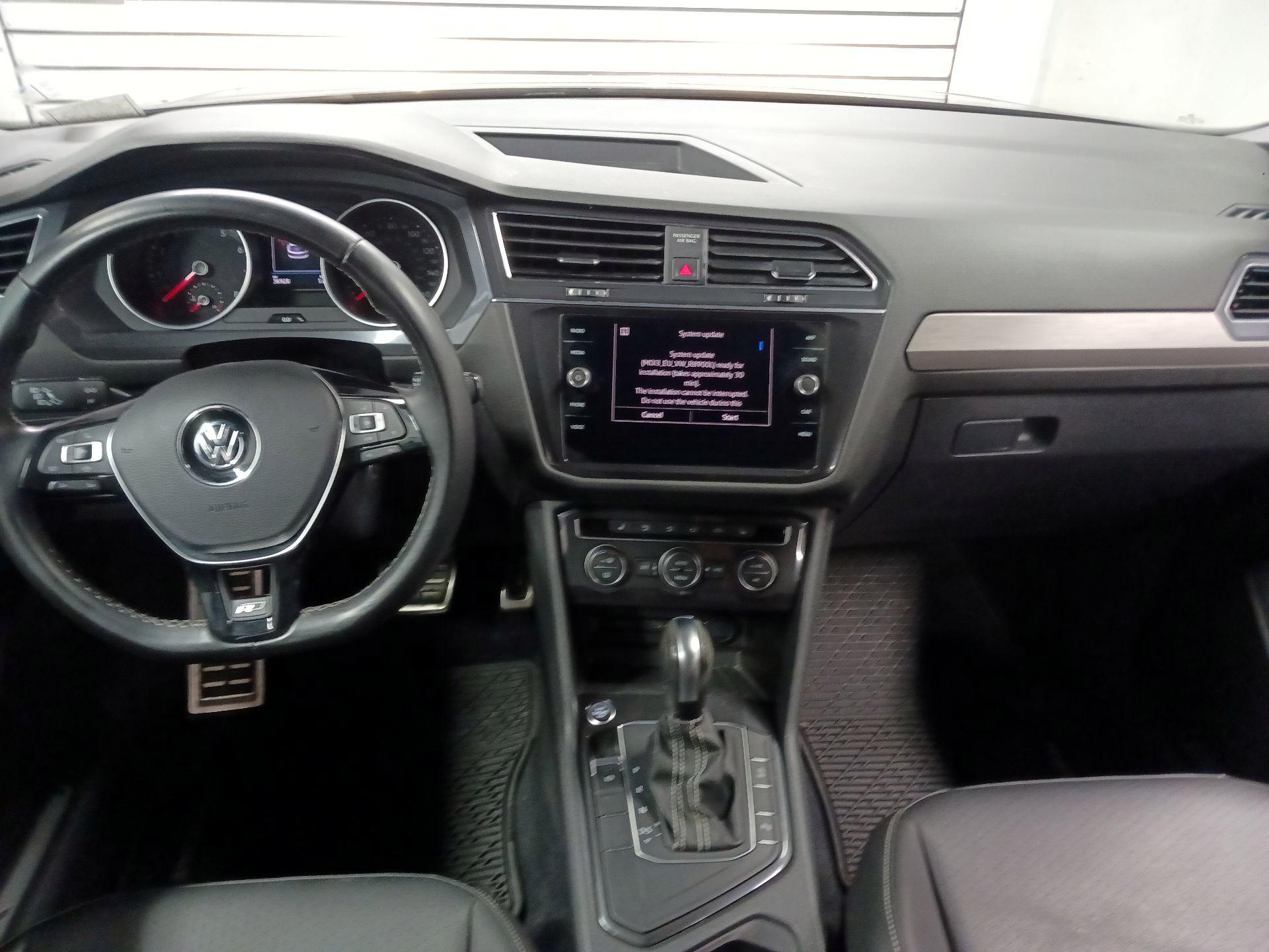 Thumbnail: 2021 Volkswagen Tiguan - 9