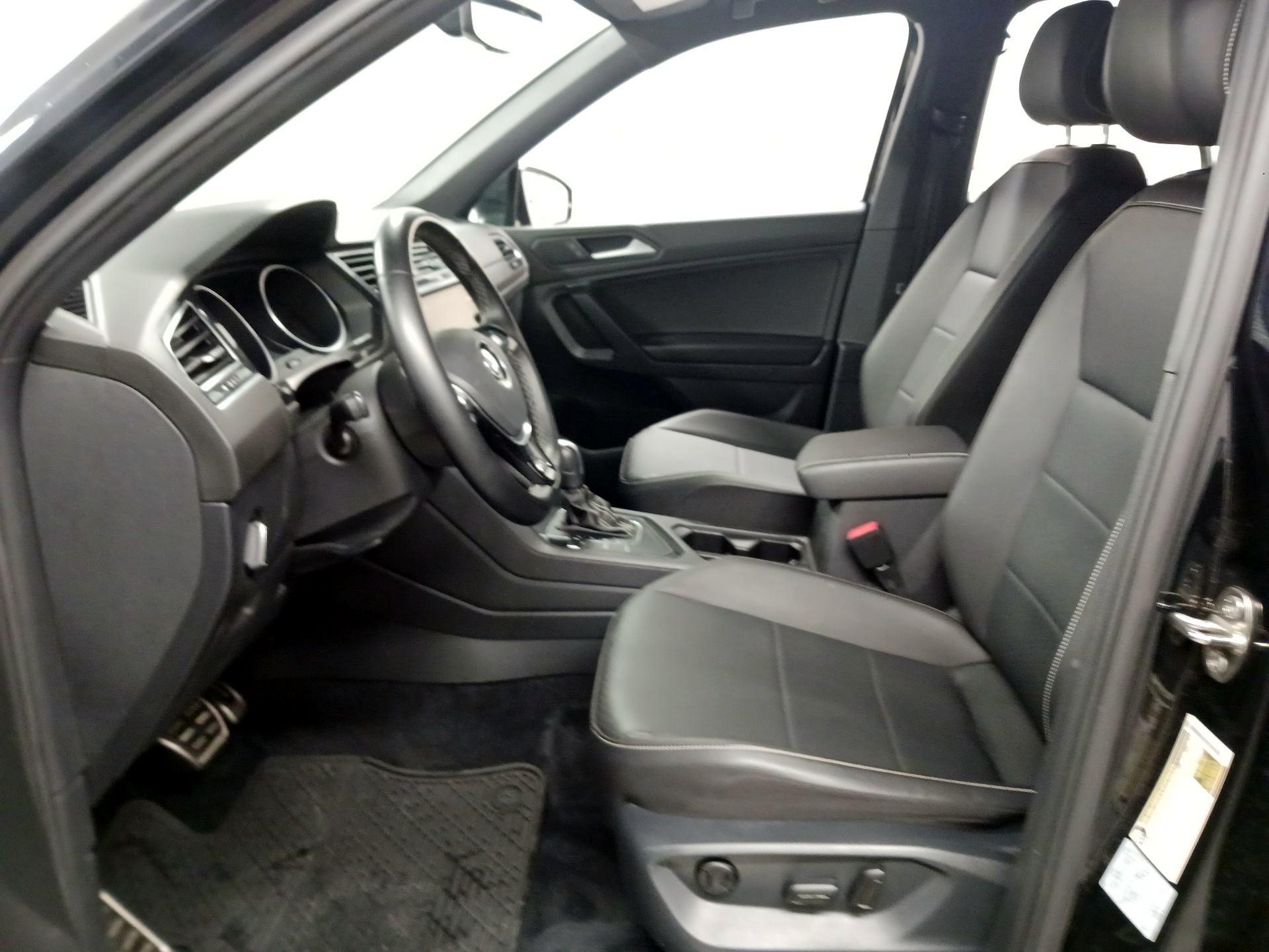 Thumbnail: 2021 Volkswagen Tiguan - 11
