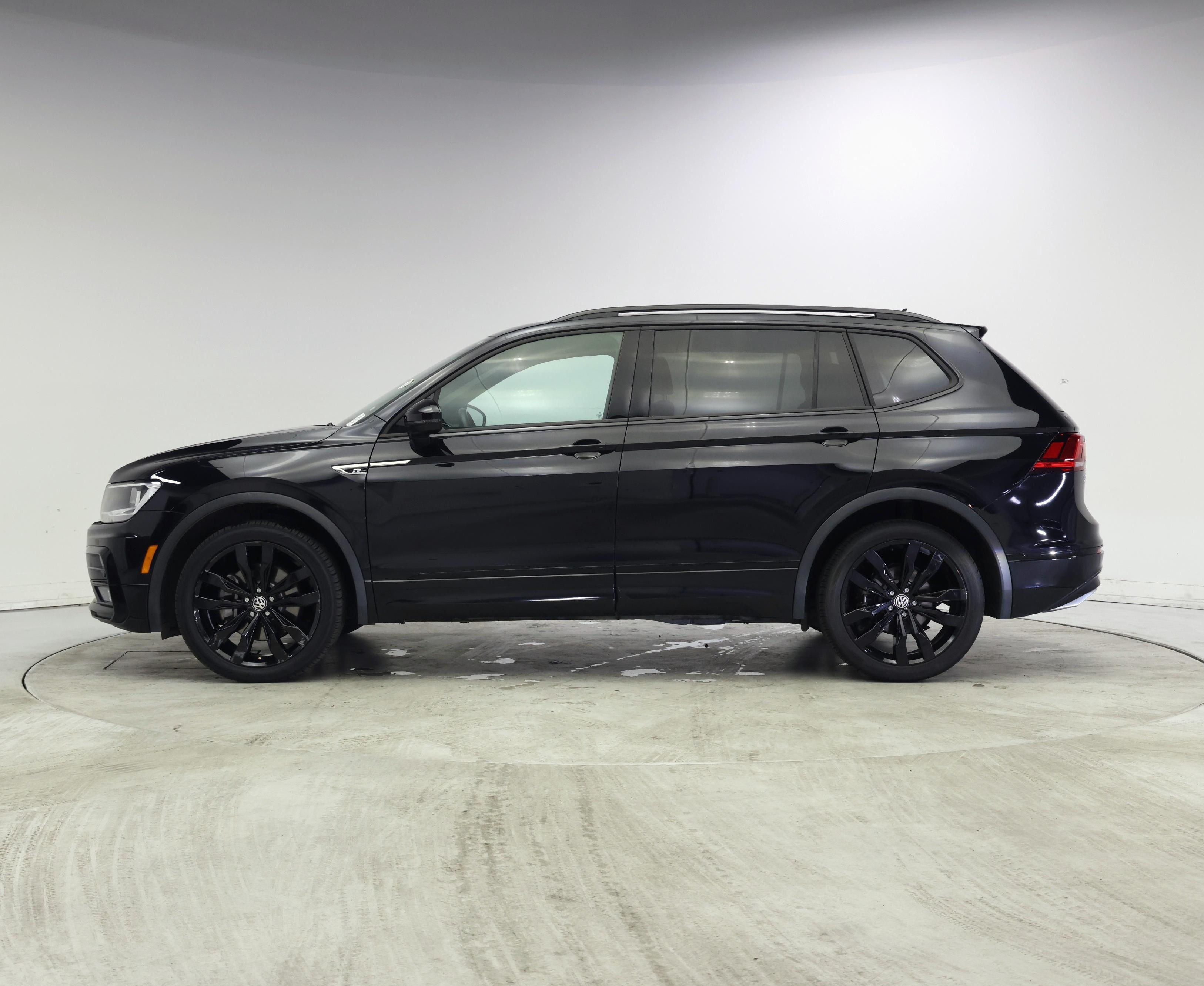 Thumbnail: 2021 Volkswagen Tiguan - 3