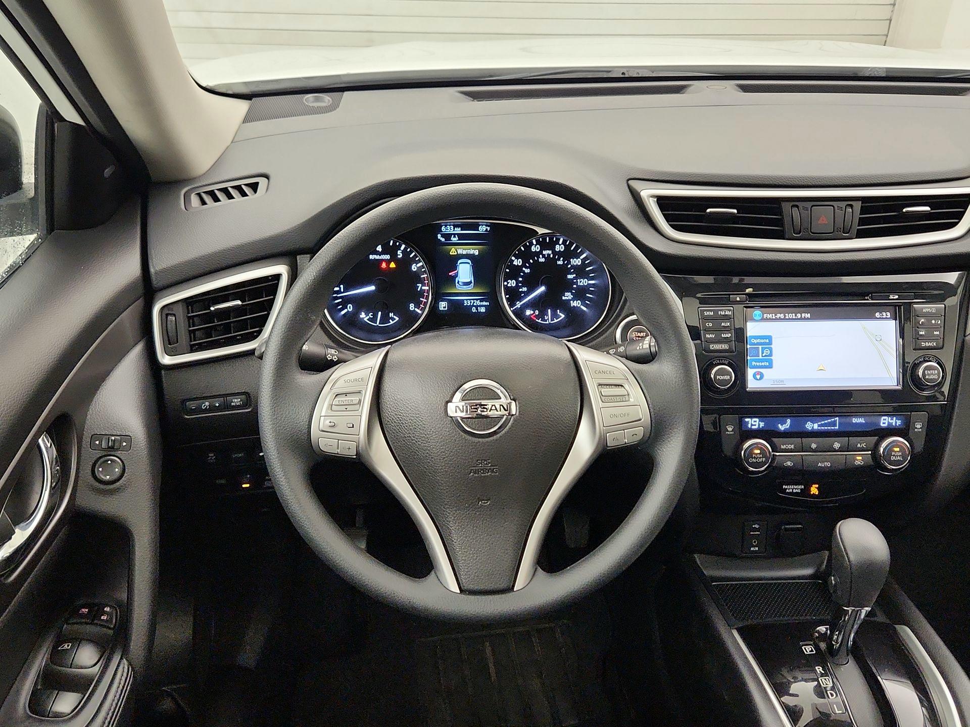 Thumbnail: 2015 Nissan Rogue - 10