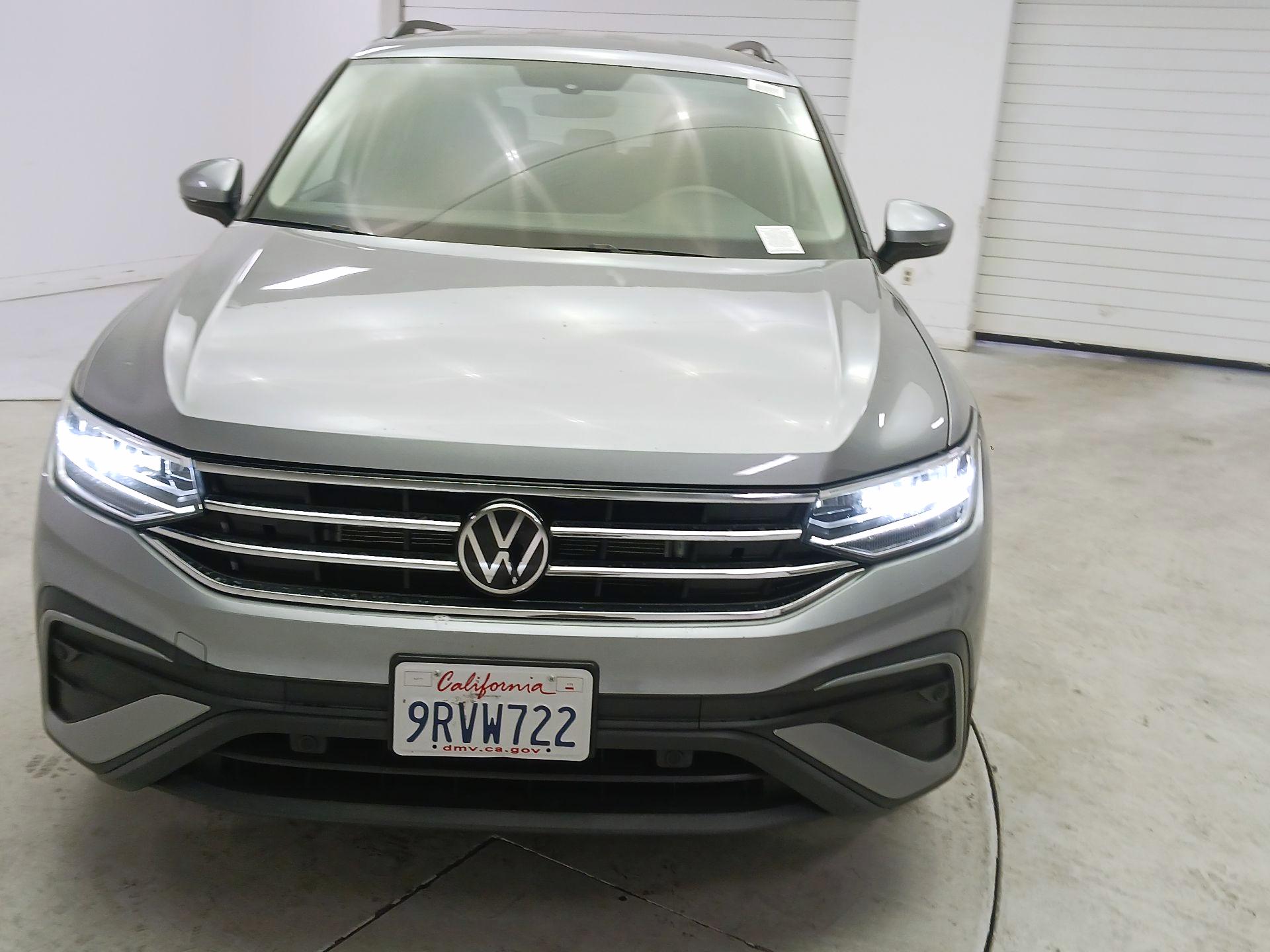 Thumbnail: 2023 Volkswagen Tiguan - 2