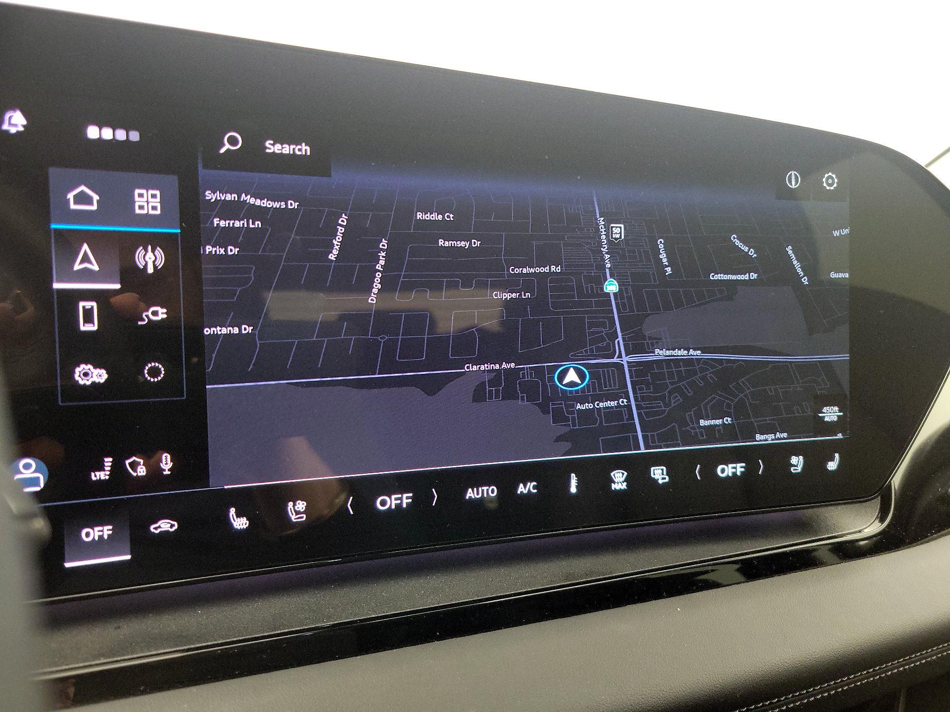 Thumbnail: 2025 Audi Q6 e-tron - 13