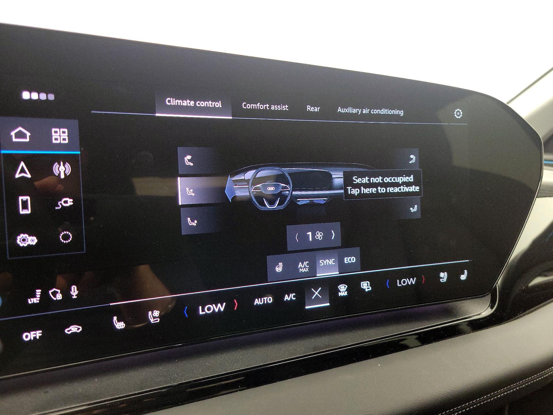 Thumbnail: 2025 Audi Q6 e-tron - 16