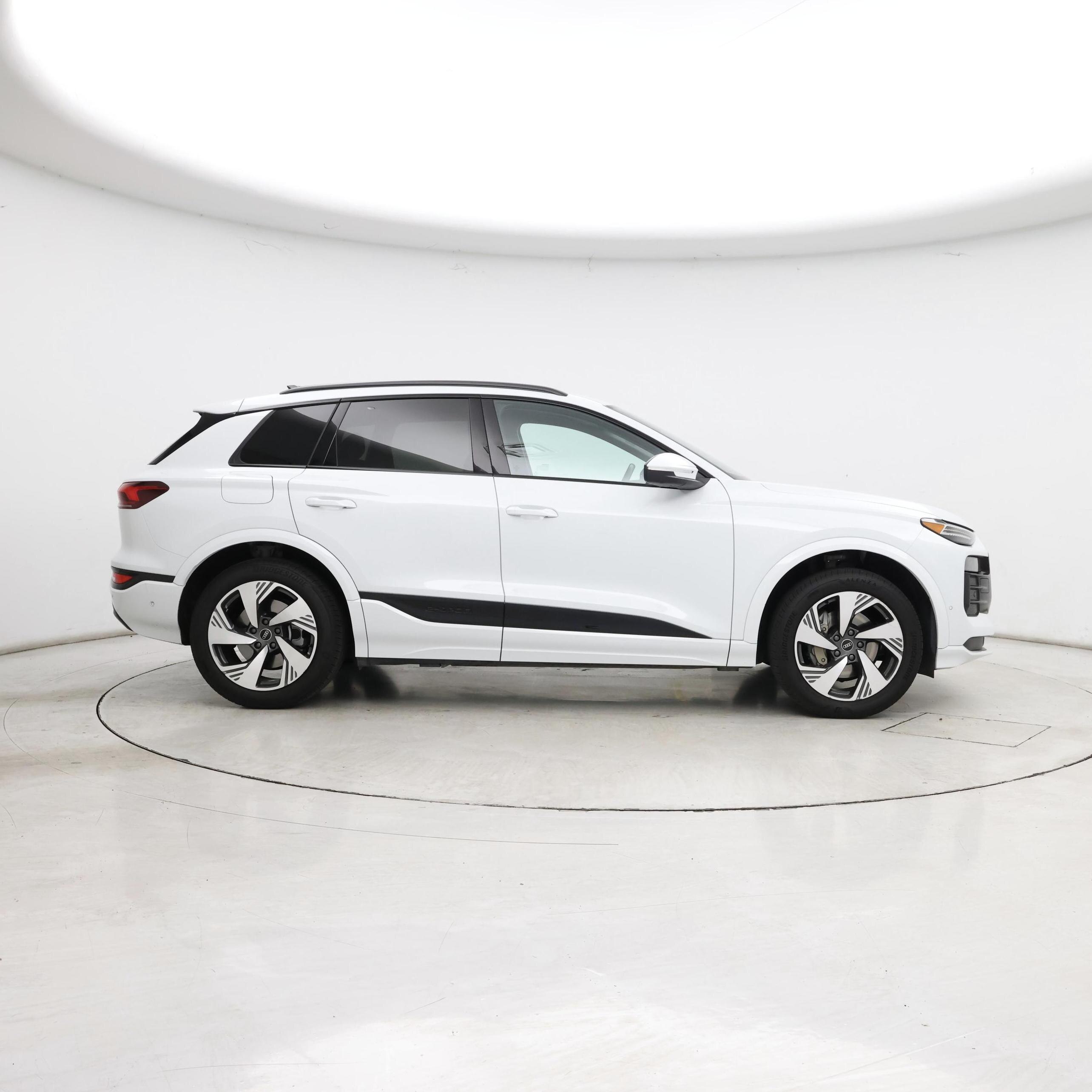 Thumbnail: 2025 Audi Q6 e-tron - 7