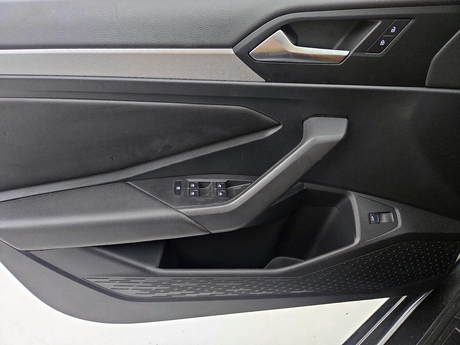 Thumbnail: 2019 Volkswagen Jetta - 12