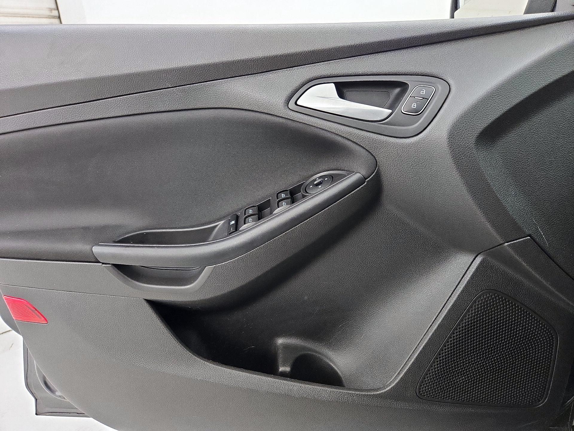Thumbnail: 2017 Ford Focus - 12
