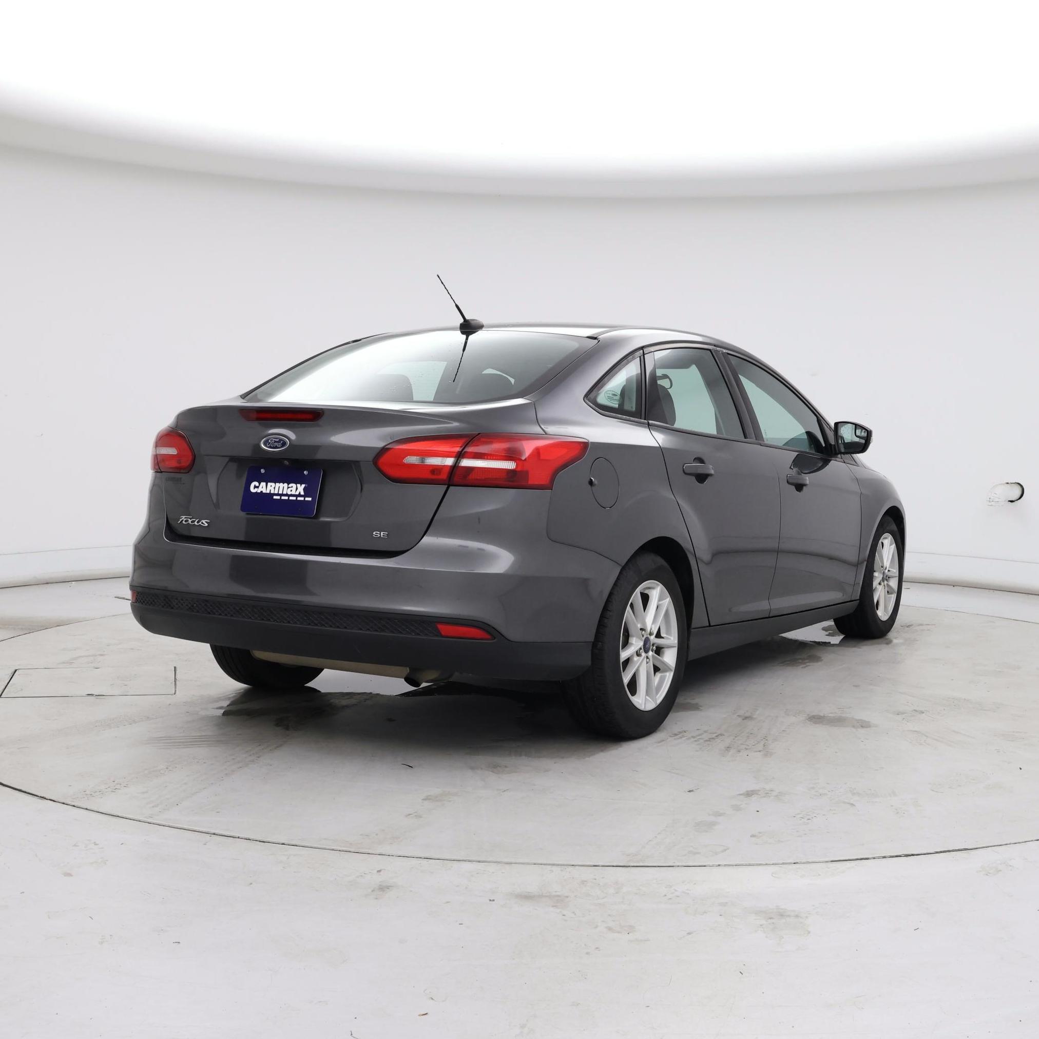 Thumbnail: 2017 Ford Focus - 8