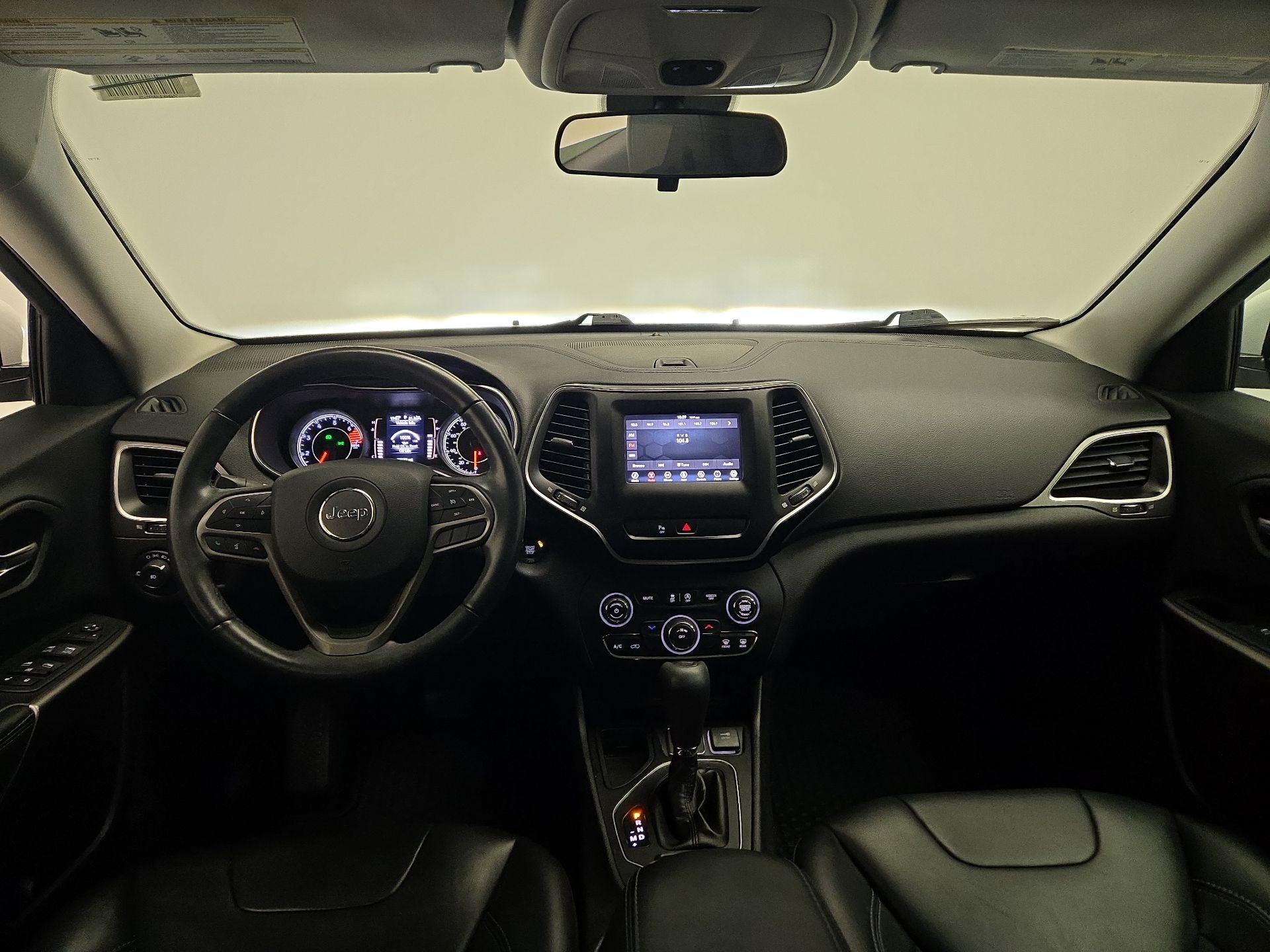 Thumbnail: 2019 Jeep Cherokee - 9