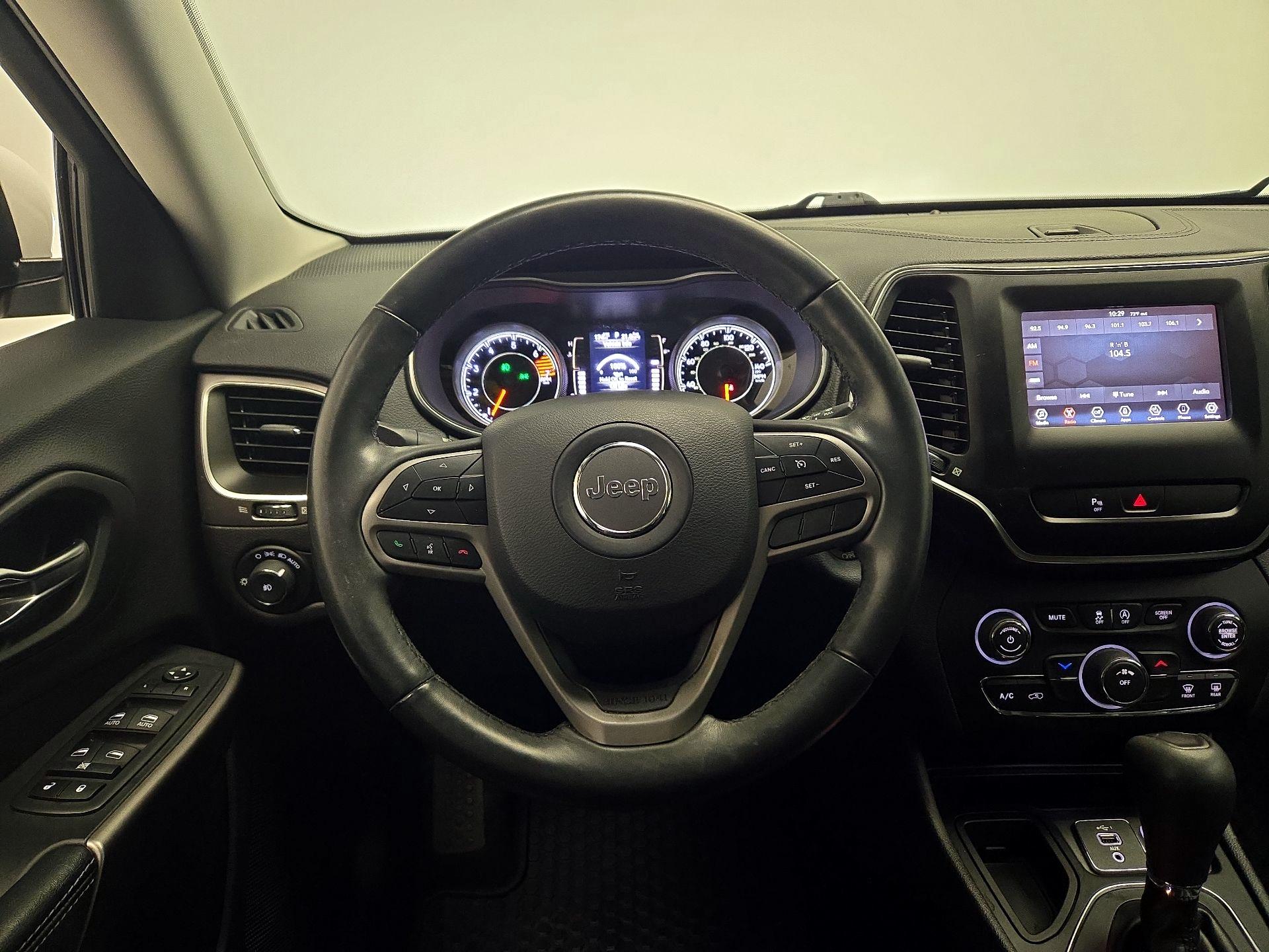 Thumbnail: 2019 Jeep Cherokee - 10