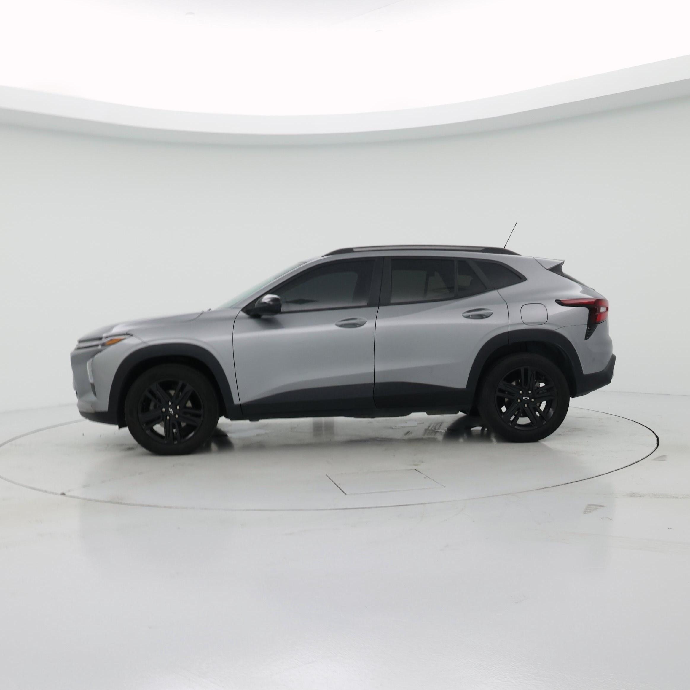 Thumbnail: 2024 Chevrolet Trax - 3