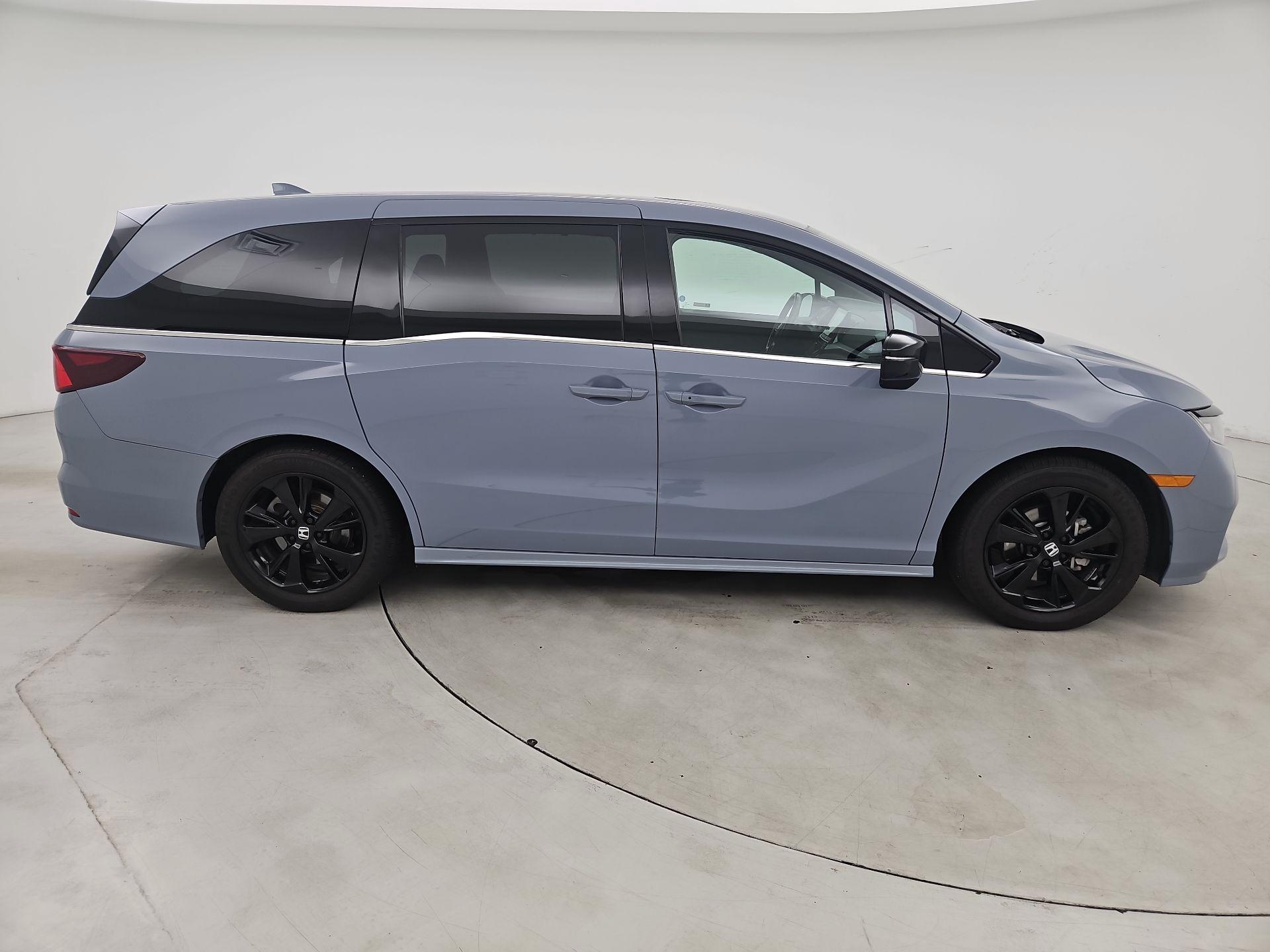 Thumbnail: 2023 Honda Odyssey - 4