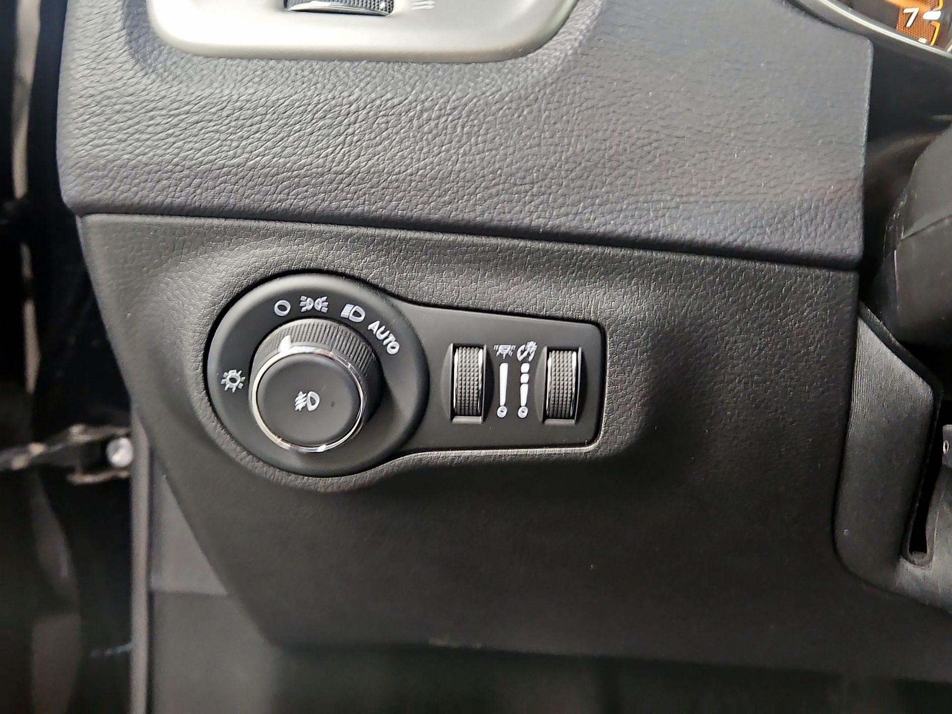 Thumbnail: 2017 Jeep Compass - 13