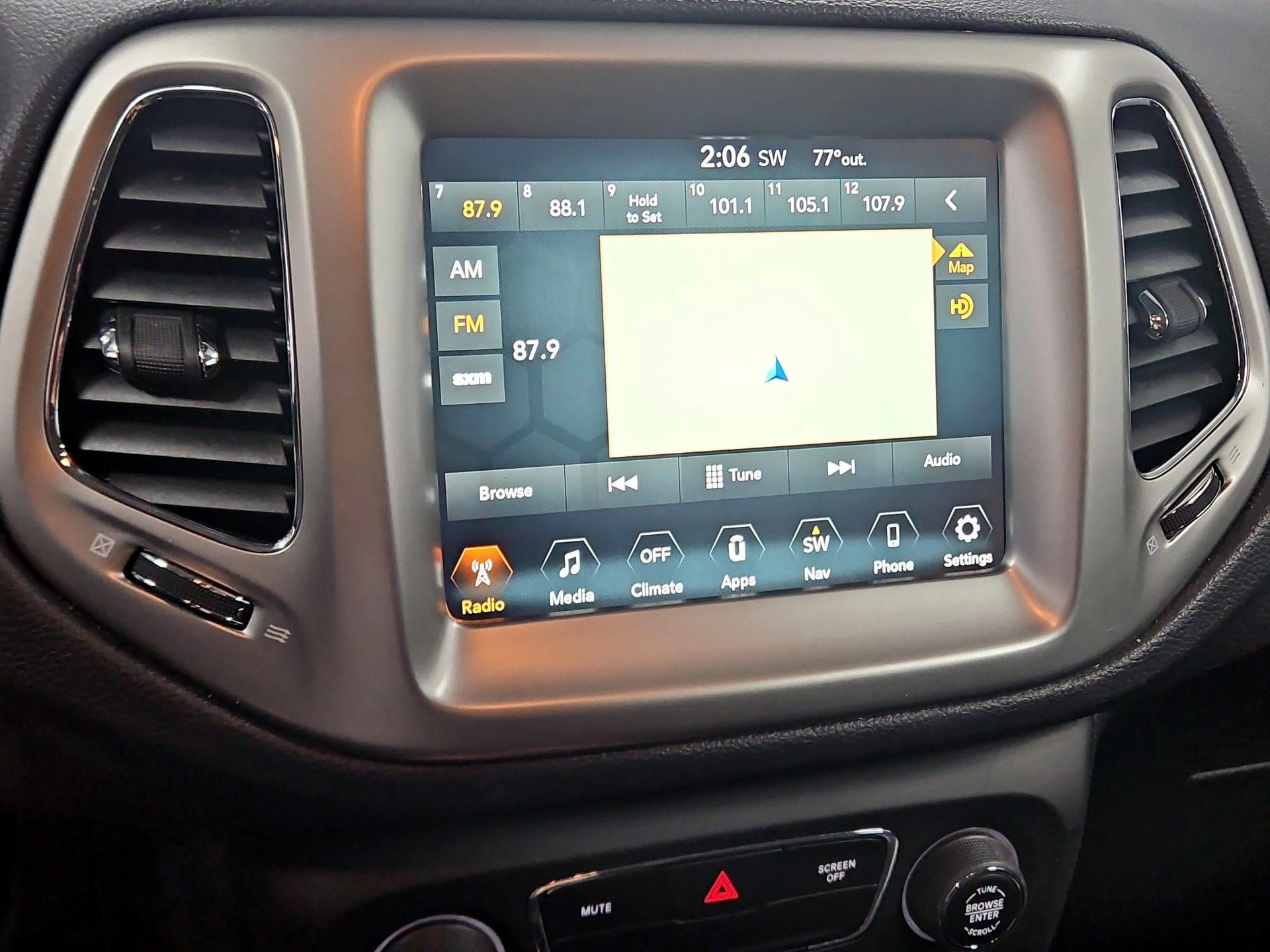 Thumbnail: 2017 Jeep Compass - 16