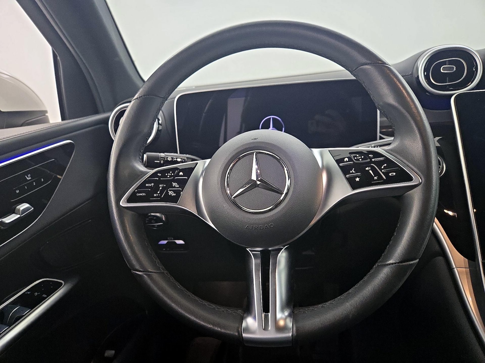 2025 Mercedes-Benz GLC Base - Photo 11
