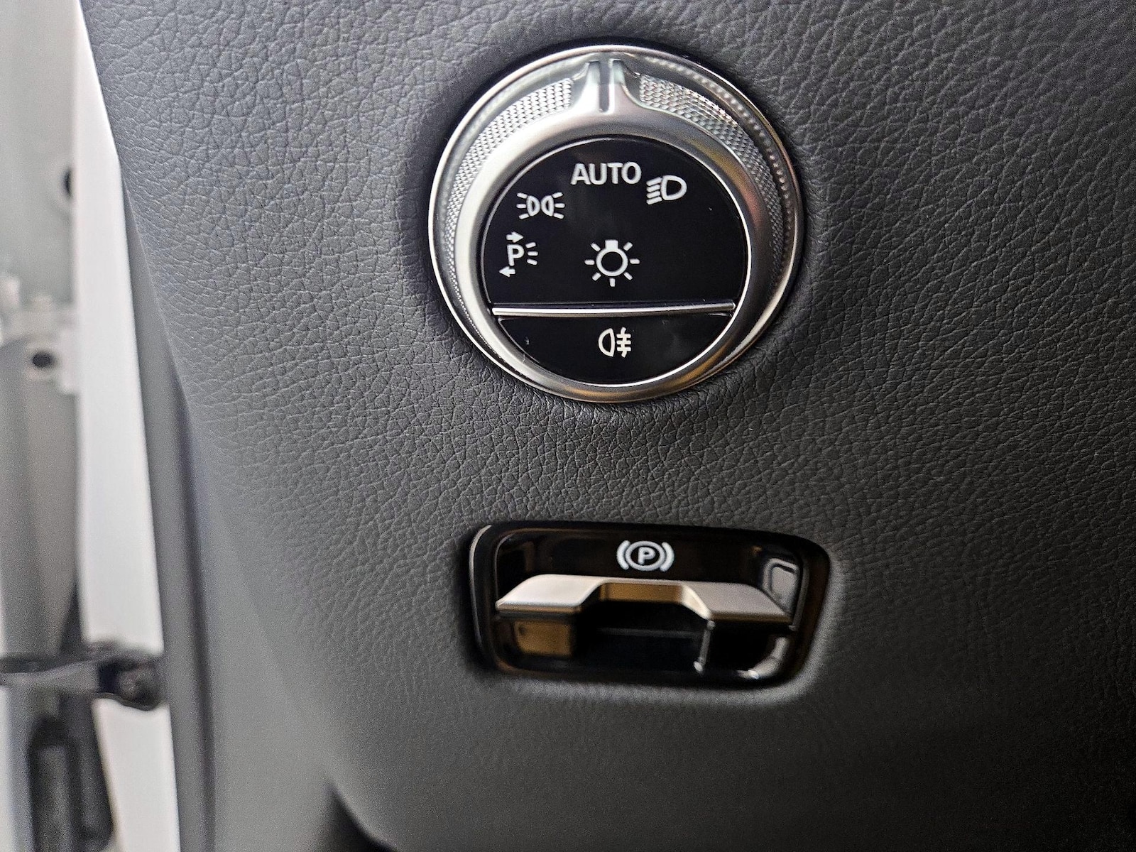 2025 Mercedes-Benz GLC Base - Photo 14