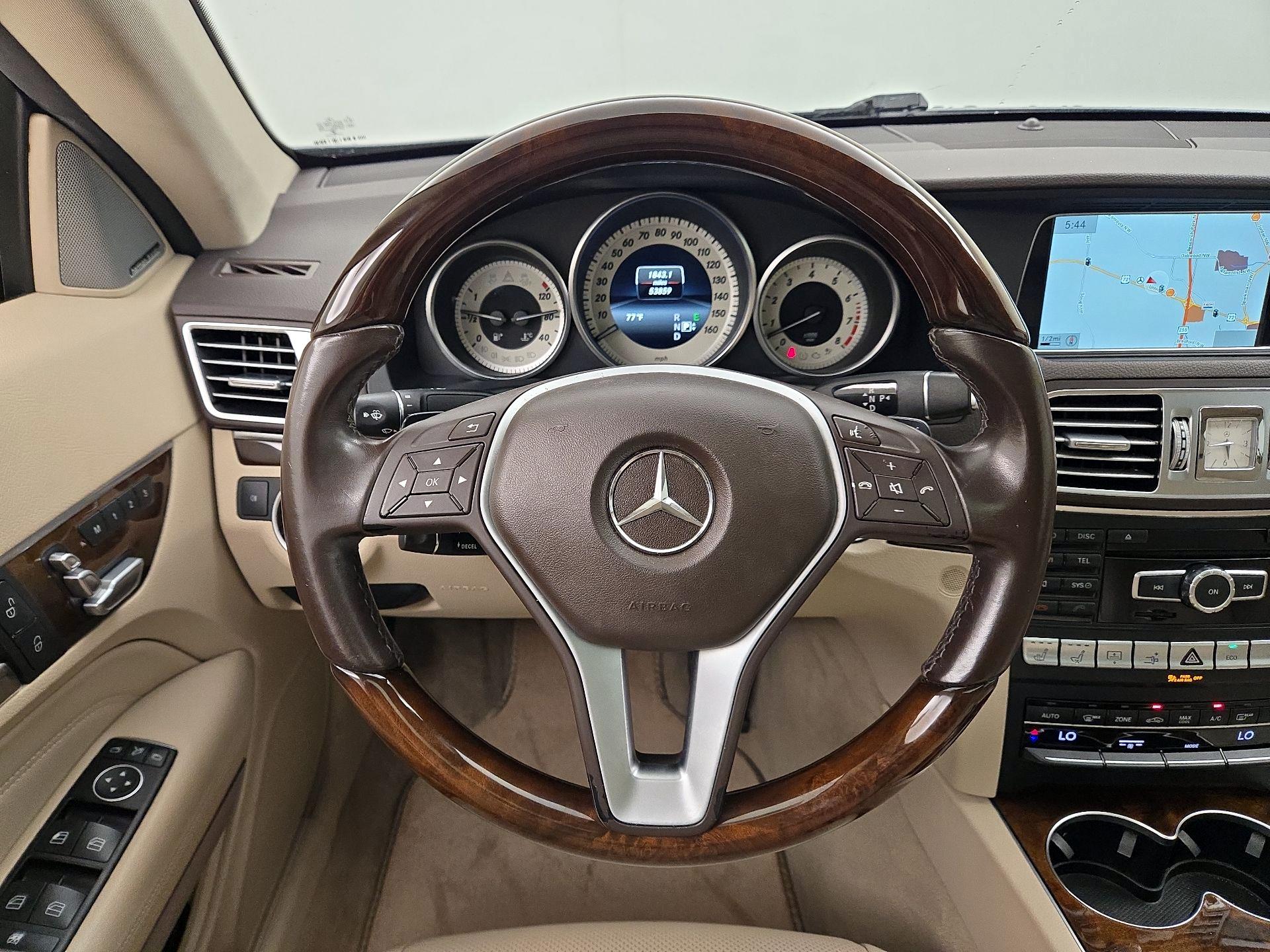 Thumbnail: 2015 Mercedes-Benz E-Class - 10