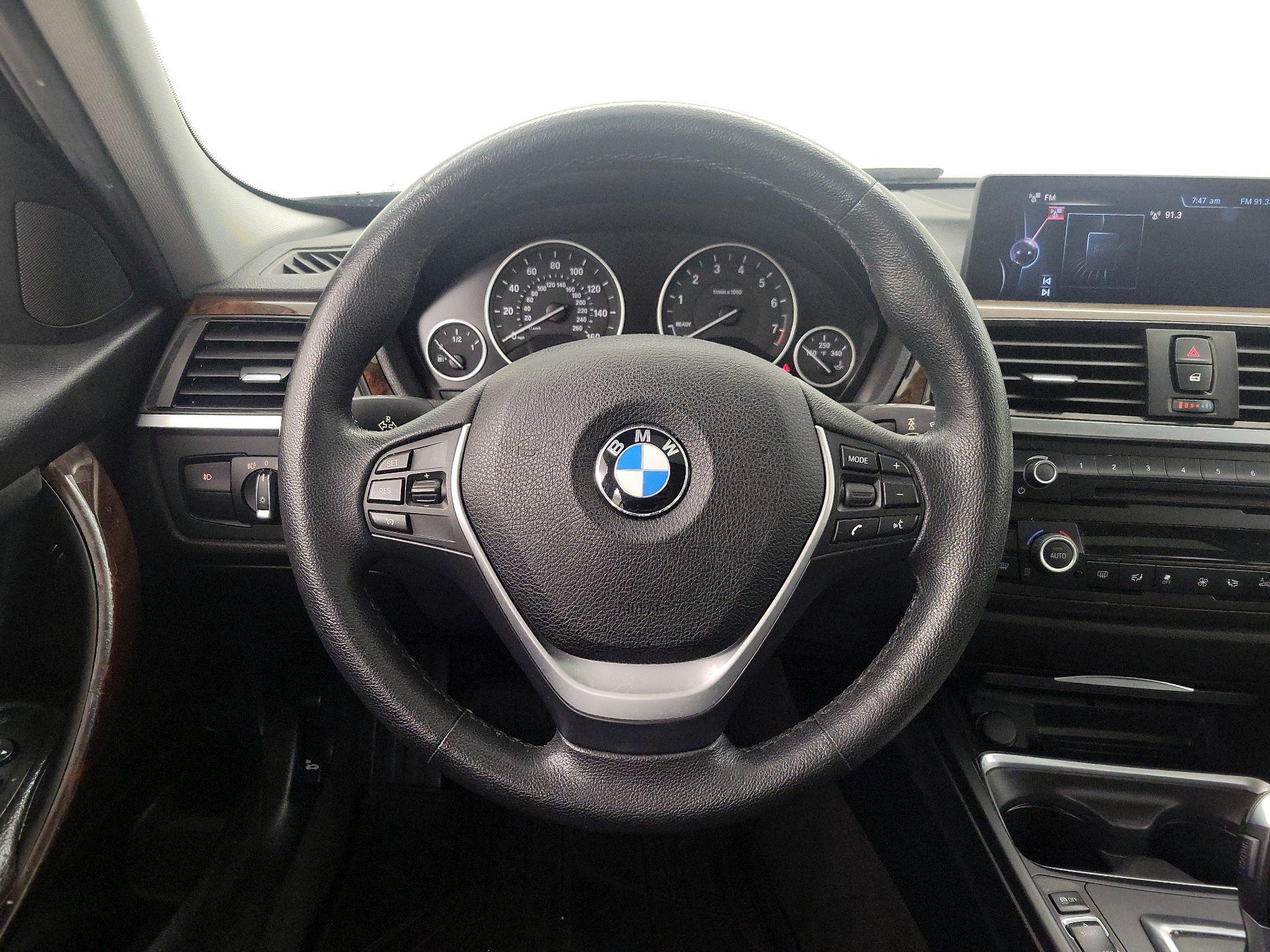 Thumbnail: 2015 BMW 3 Series - 10