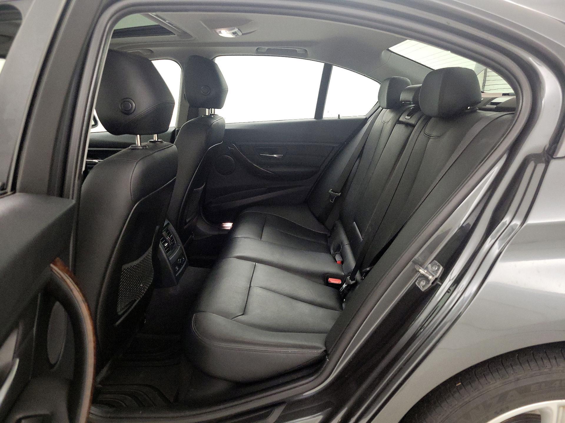 Thumbnail: 2015 BMW 3 Series - 19