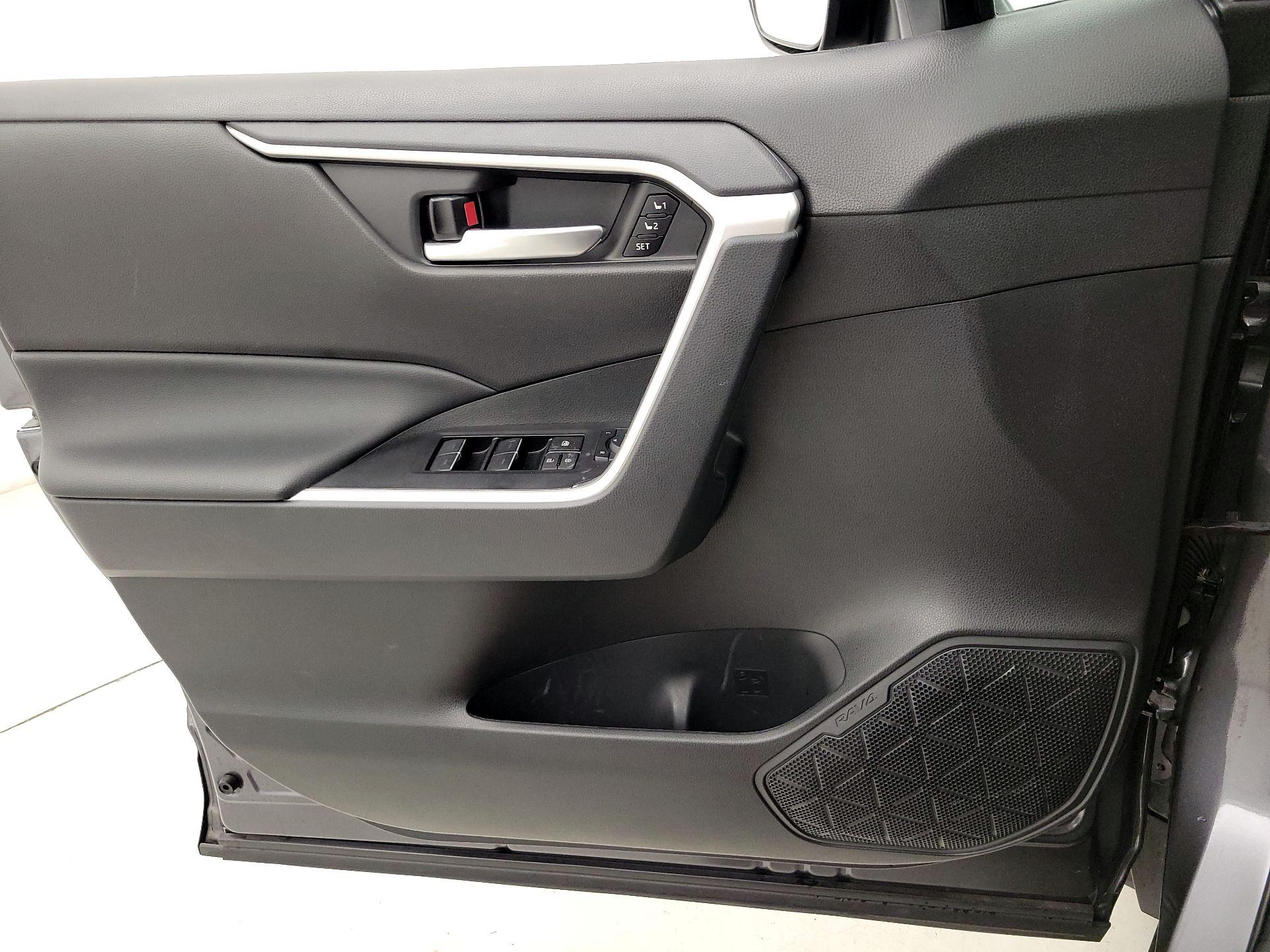 Thumbnail: 2023 Toyota RAV4 - 12