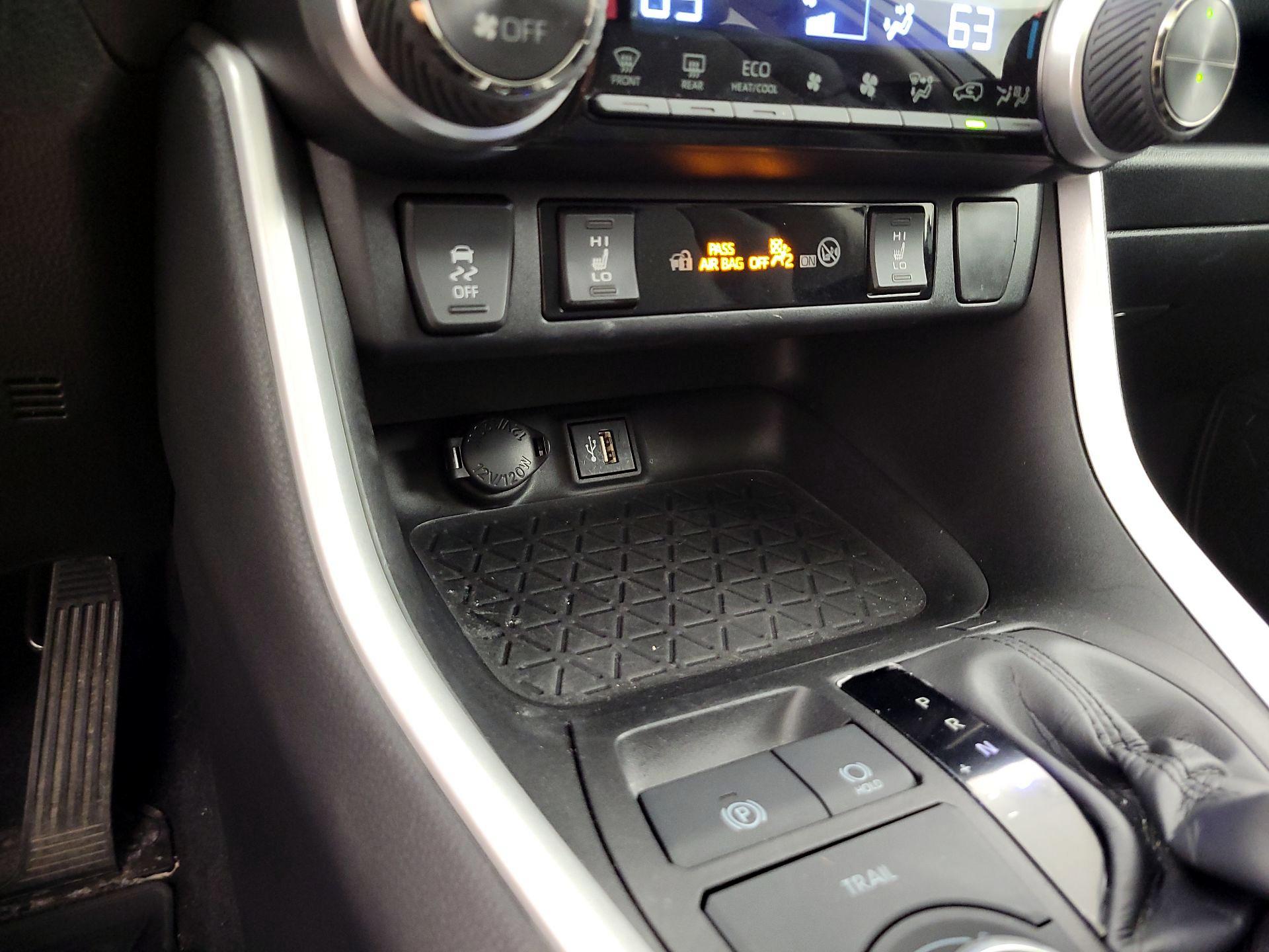 Thumbnail: 2023 Toyota RAV4 - 19
