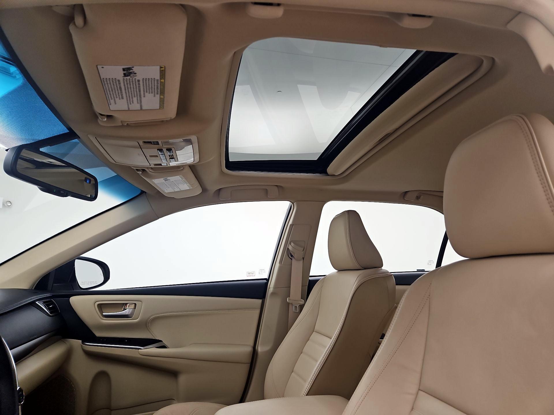 Thumbnail: 2017 Toyota Camry - 17