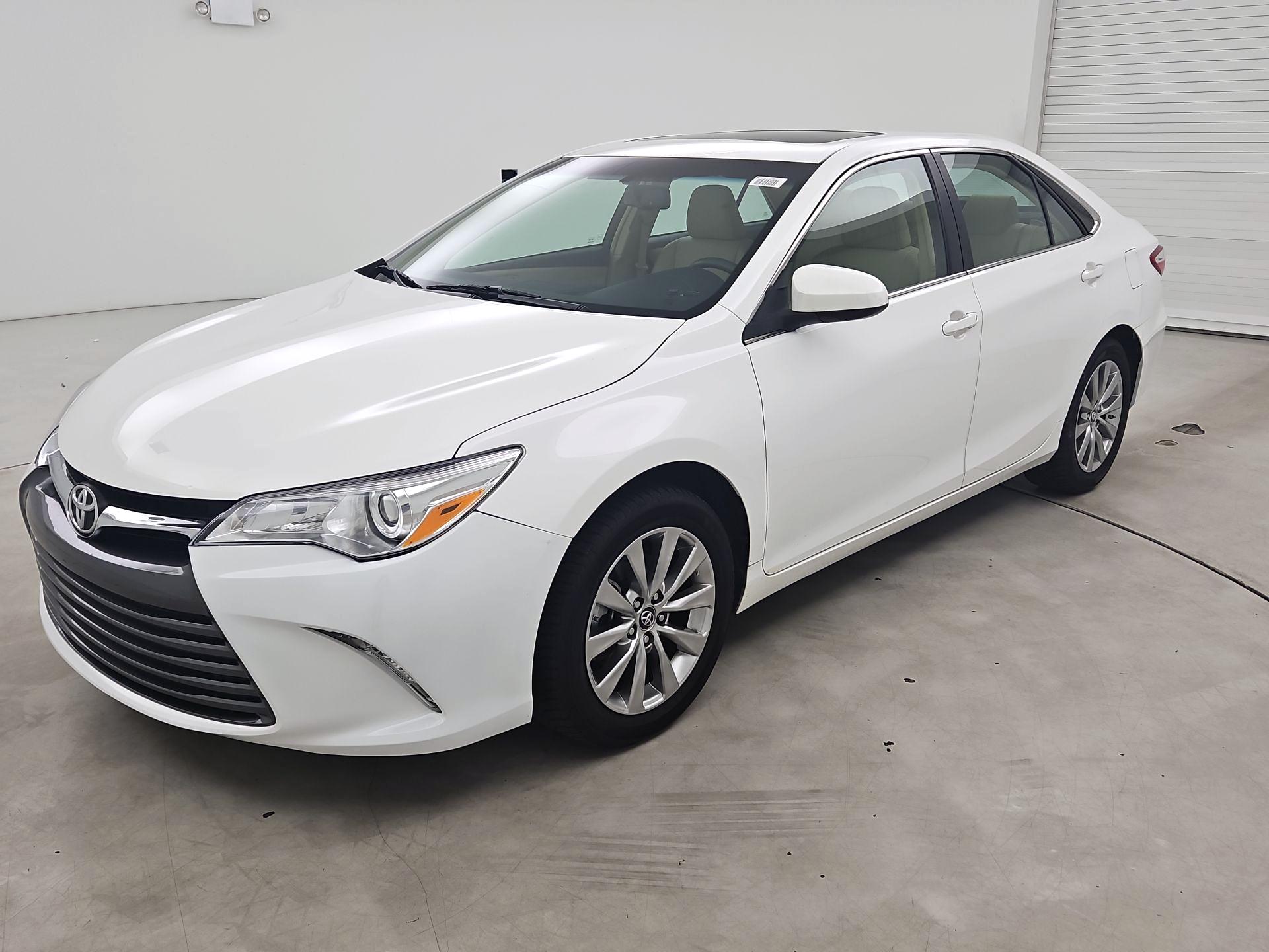 Thumbnail: 2017 Toyota Camry - 3