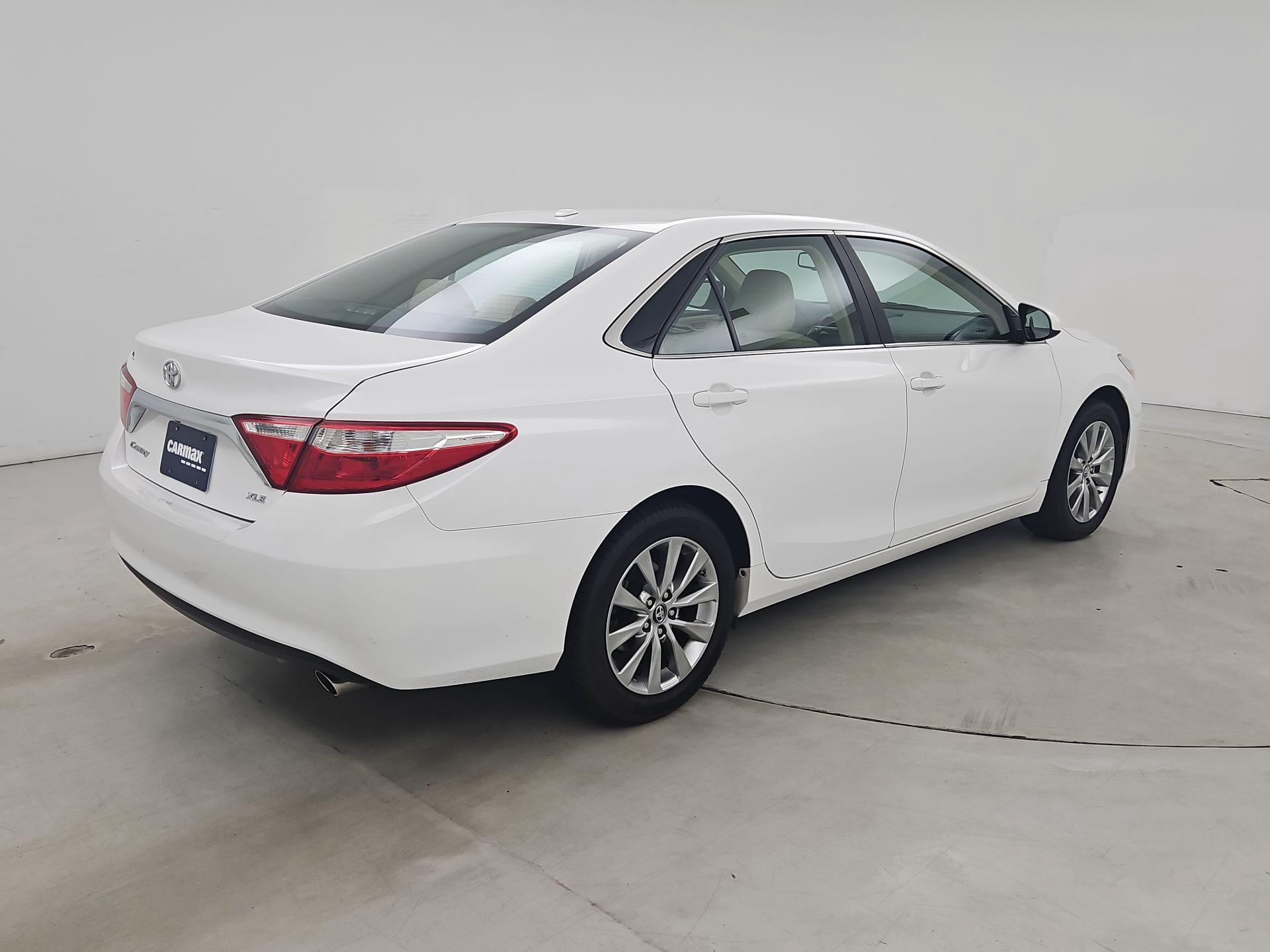 Thumbnail: 2017 Toyota Camry - 5