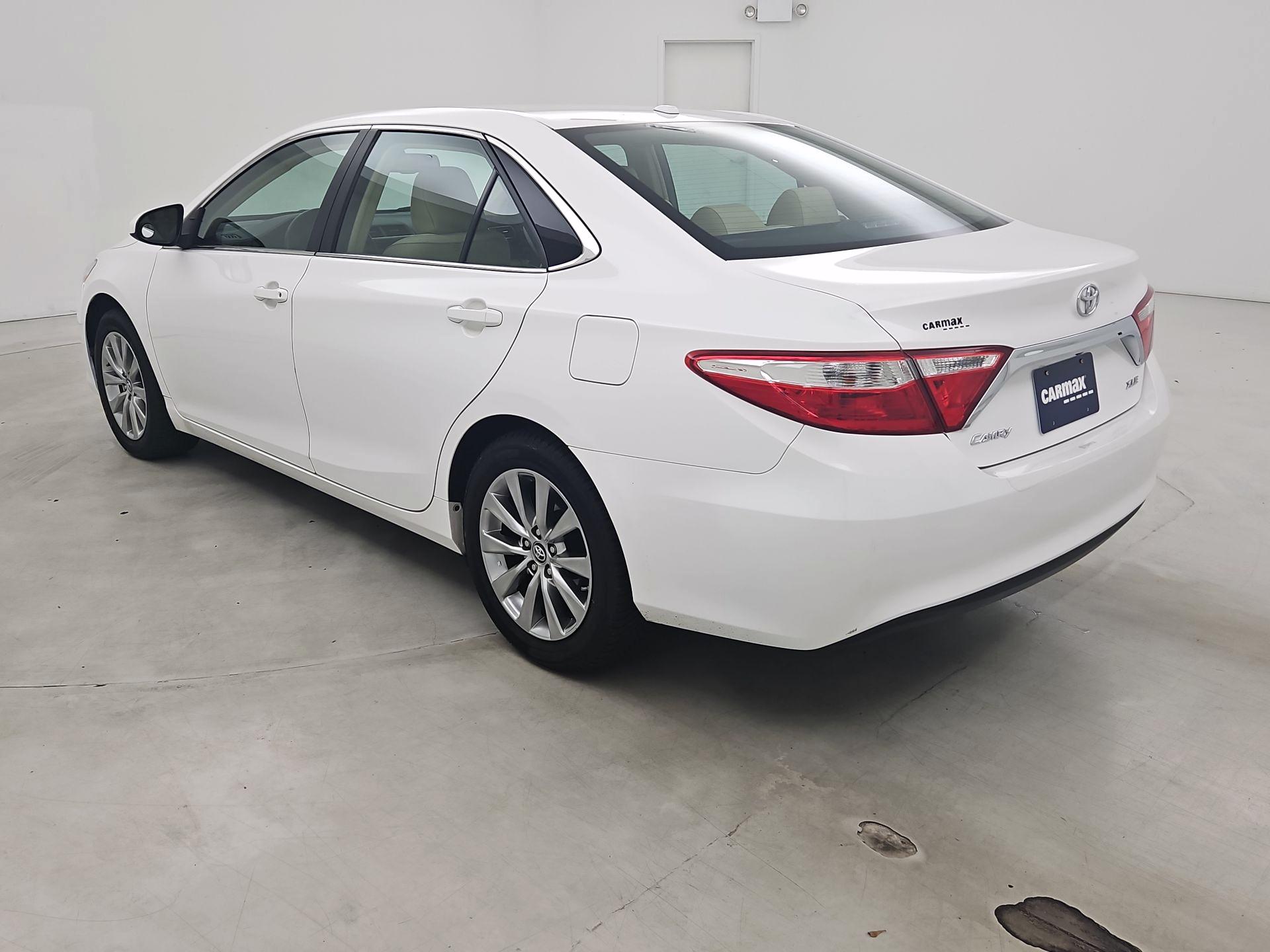 Thumbnail: 2017 Toyota Camry - 7
