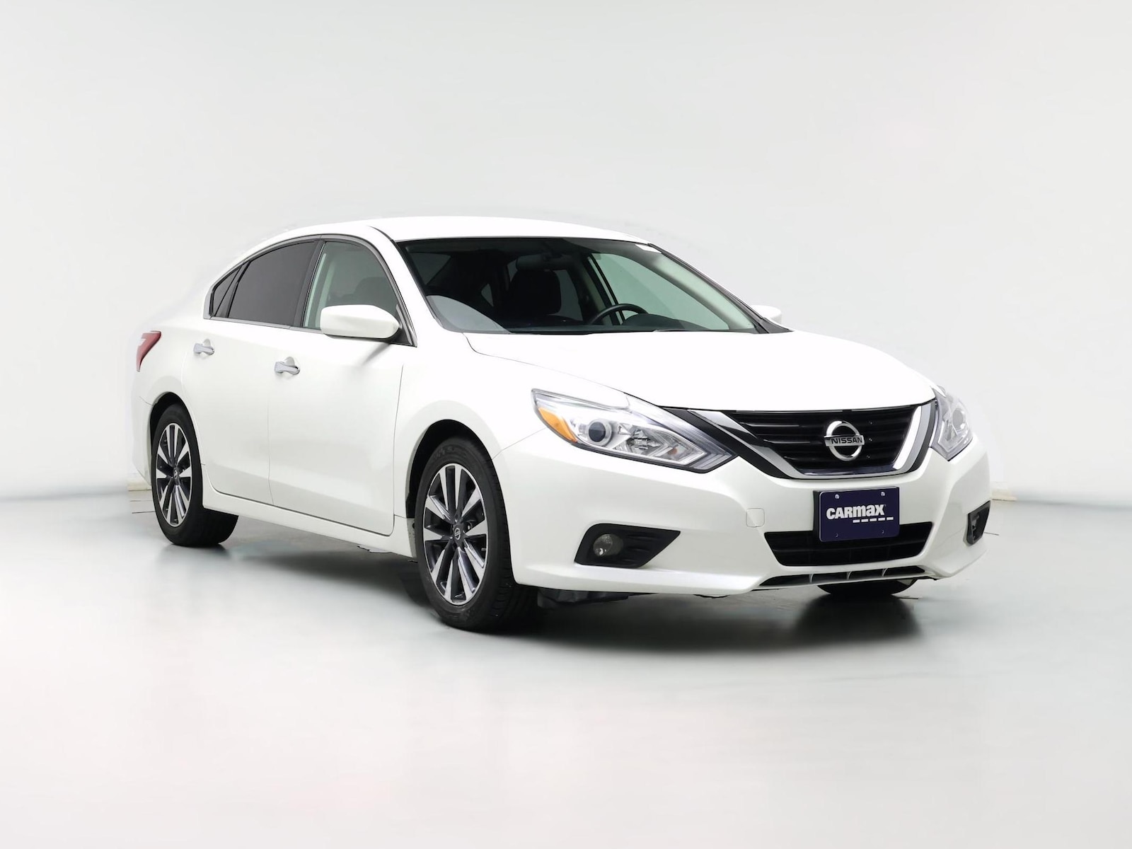 2017 Nissan Altima SV - Photo 1