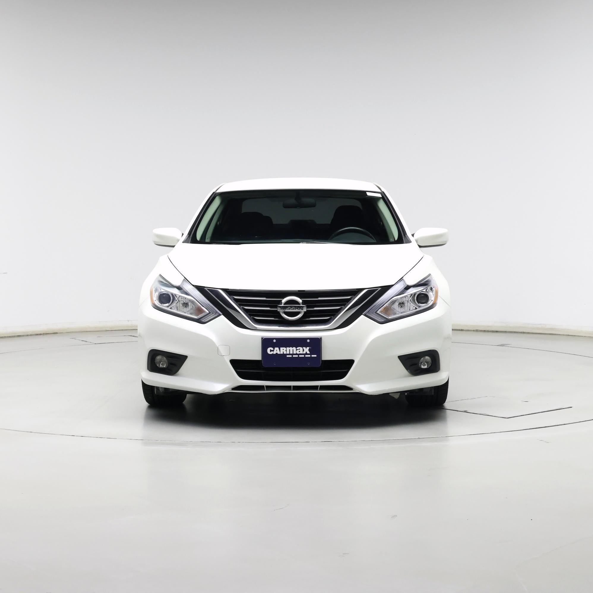 Thumbnail: 2017 Nissan Altima - 5