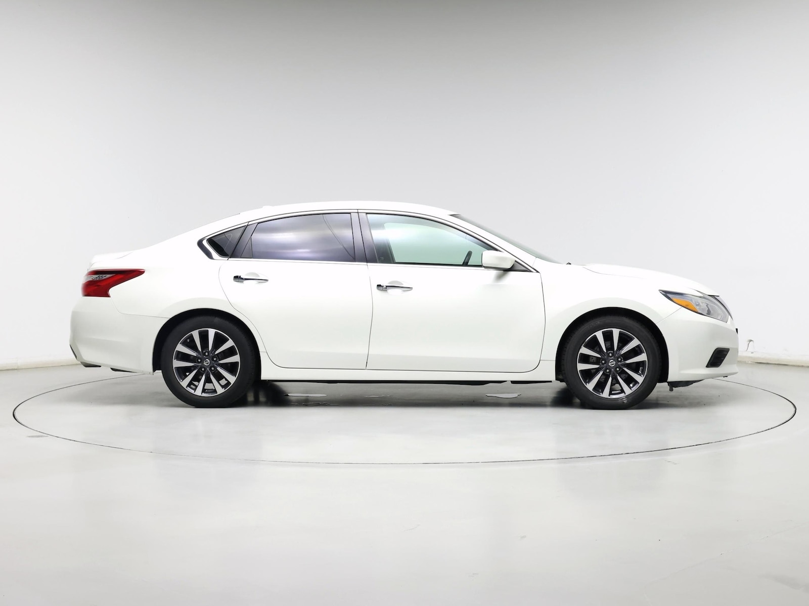 2017 Nissan Altima SV - Photo 8