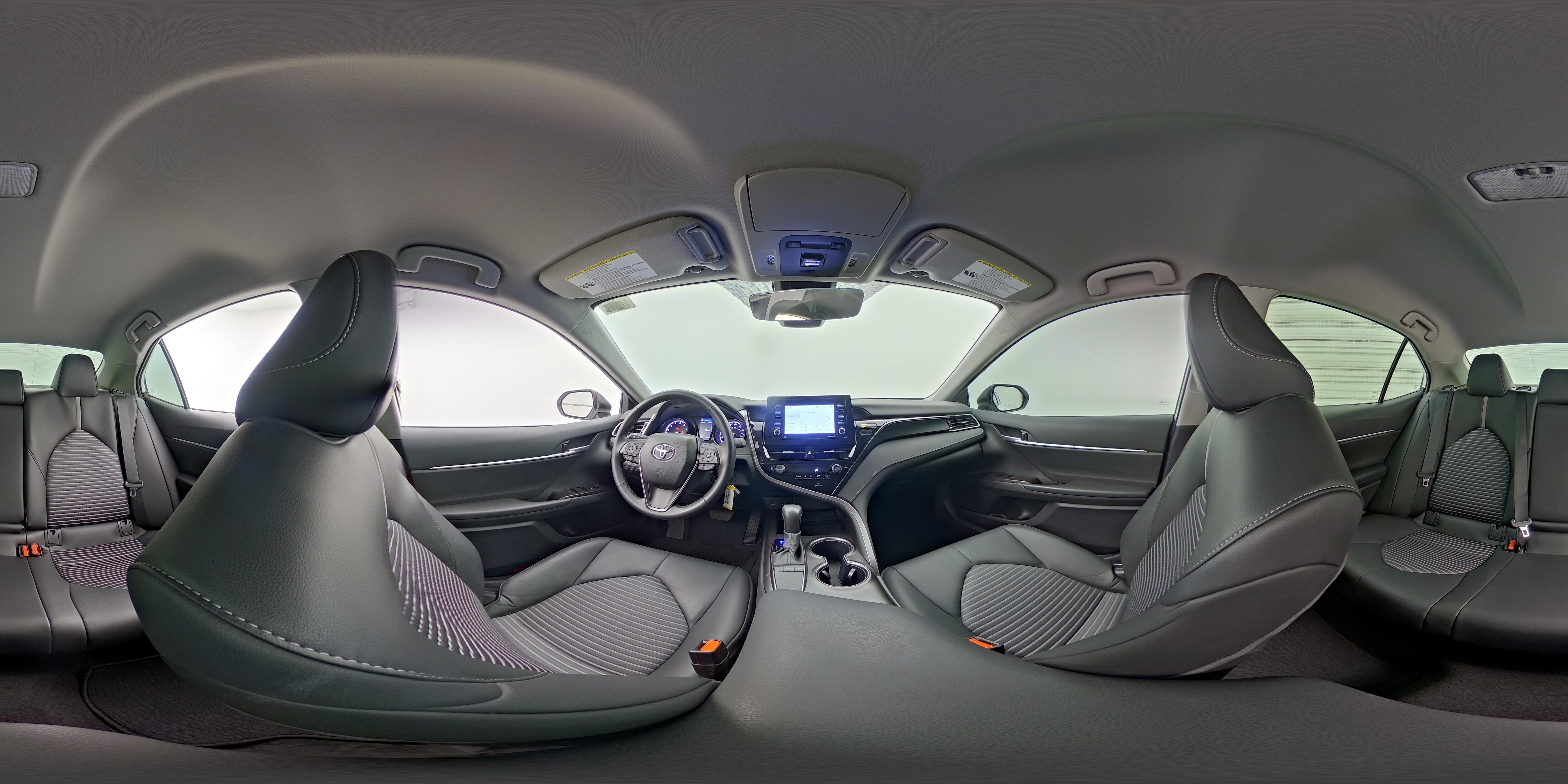 2024 Toyota Camry SE - Photo 24