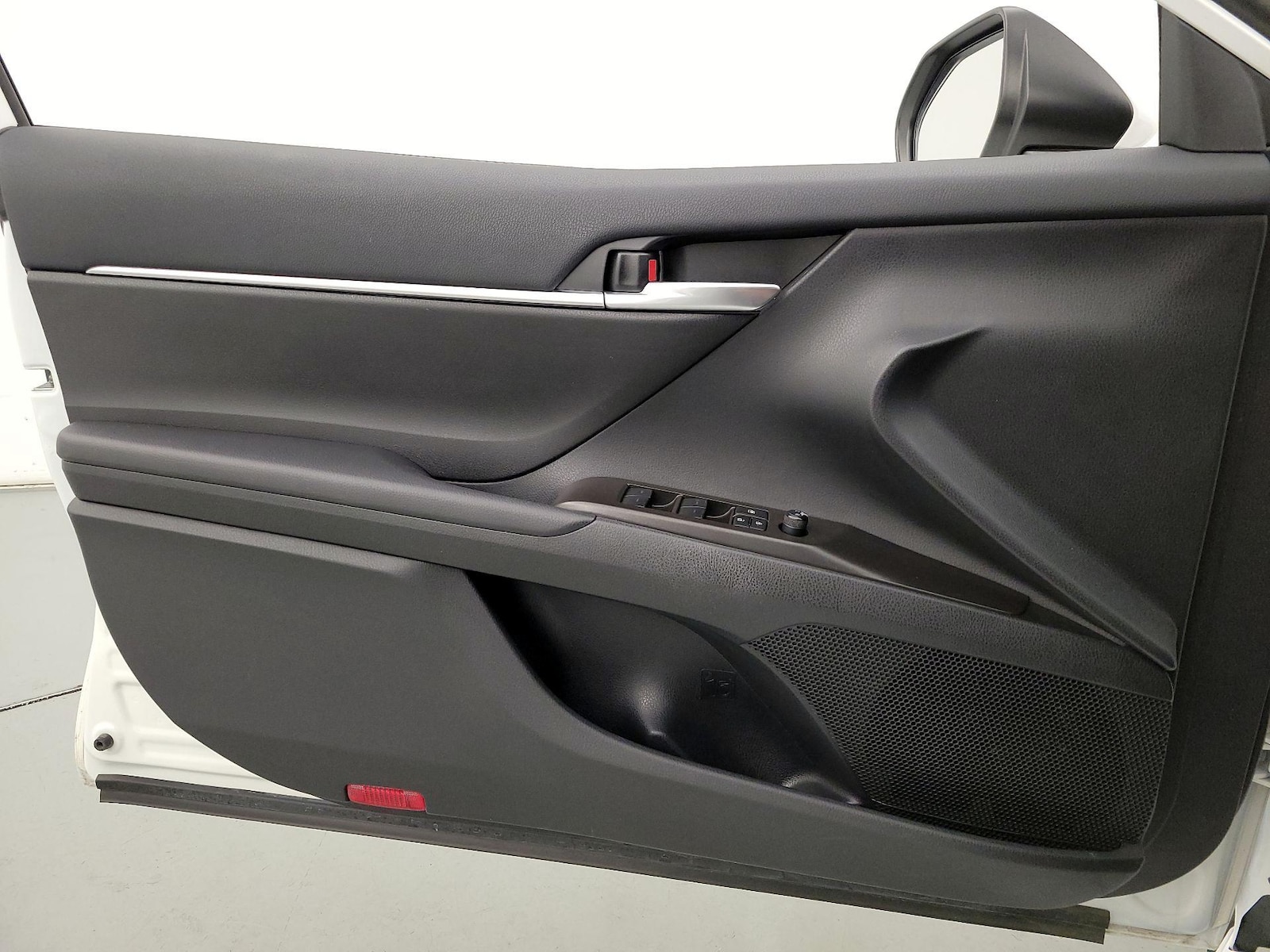 2024 Toyota Camry SE - Photo 13