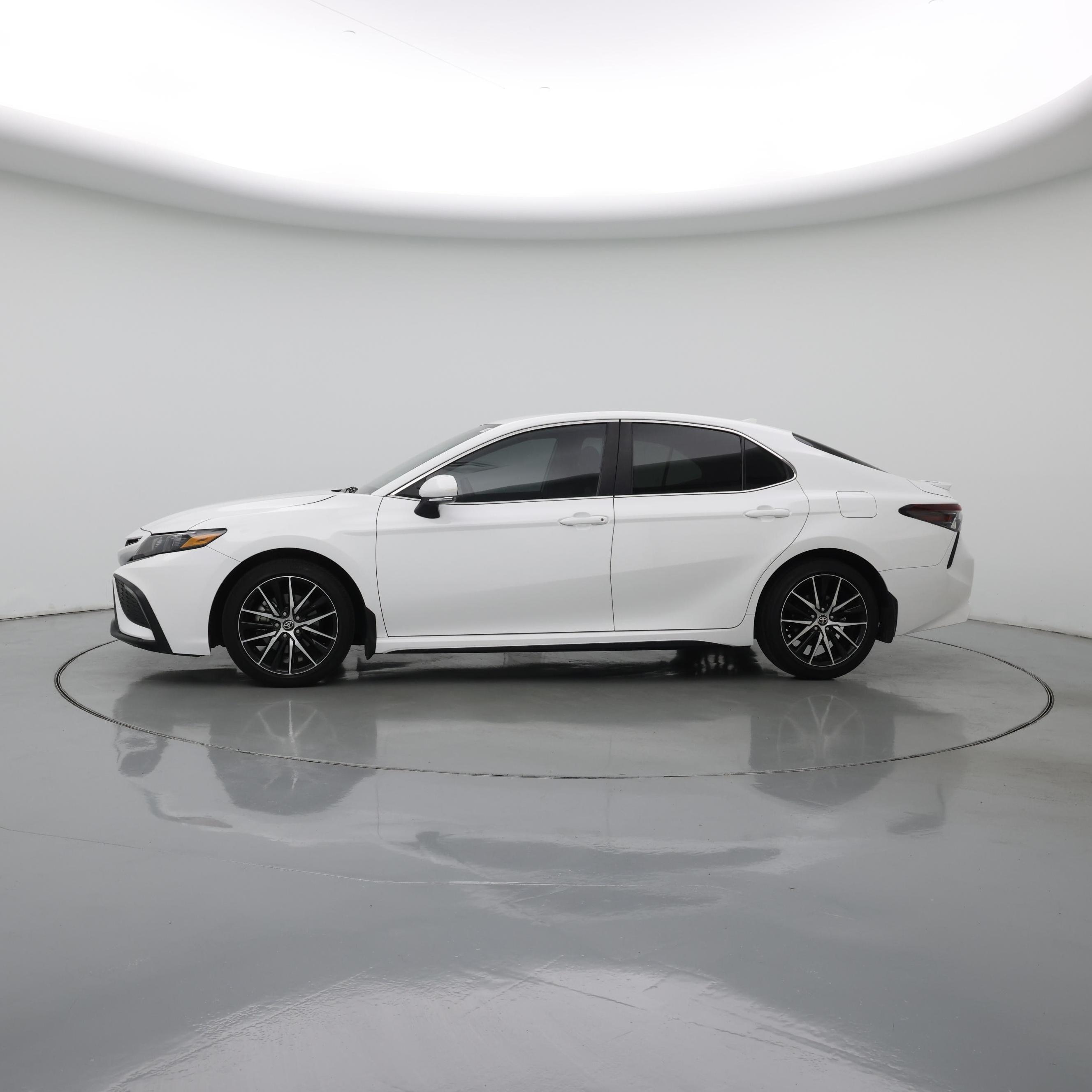 Thumbnail: 2024 Toyota Camry - 3