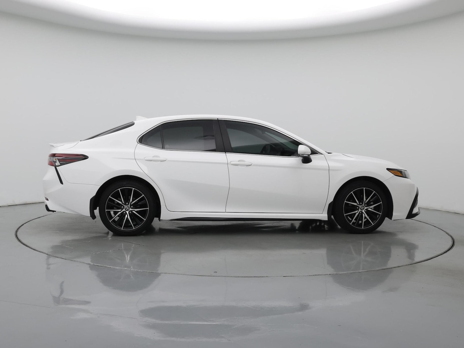 2024 Toyota Camry SE - Photo 8